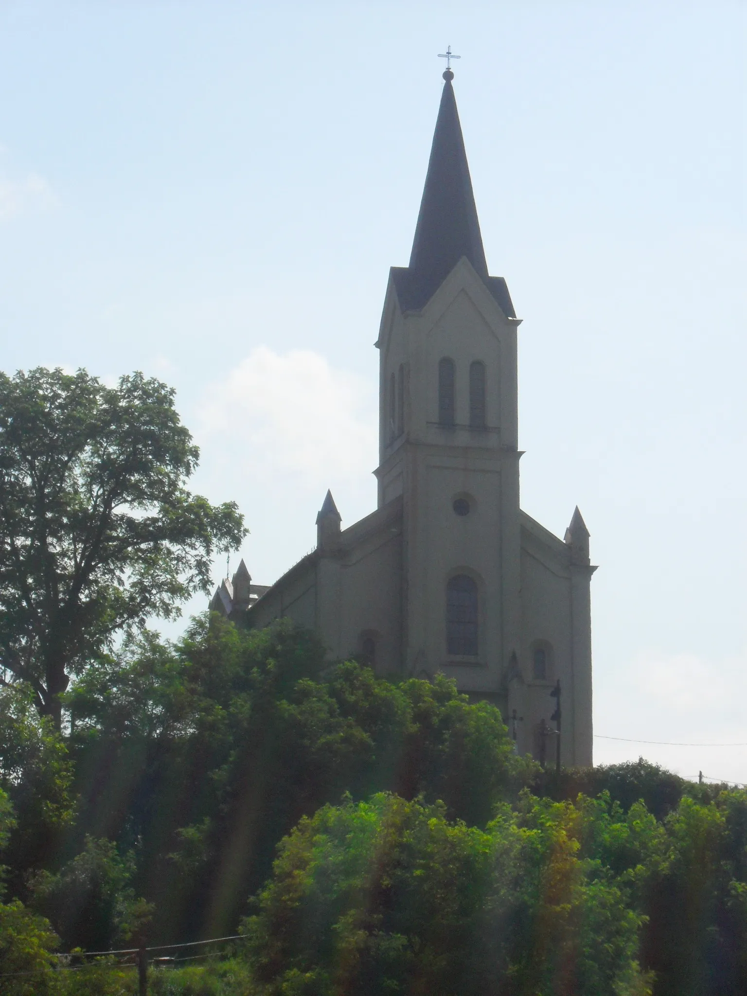 Photo showing: Karancslapujtő - Magyarok Nagyasszonya római katolikus templom
