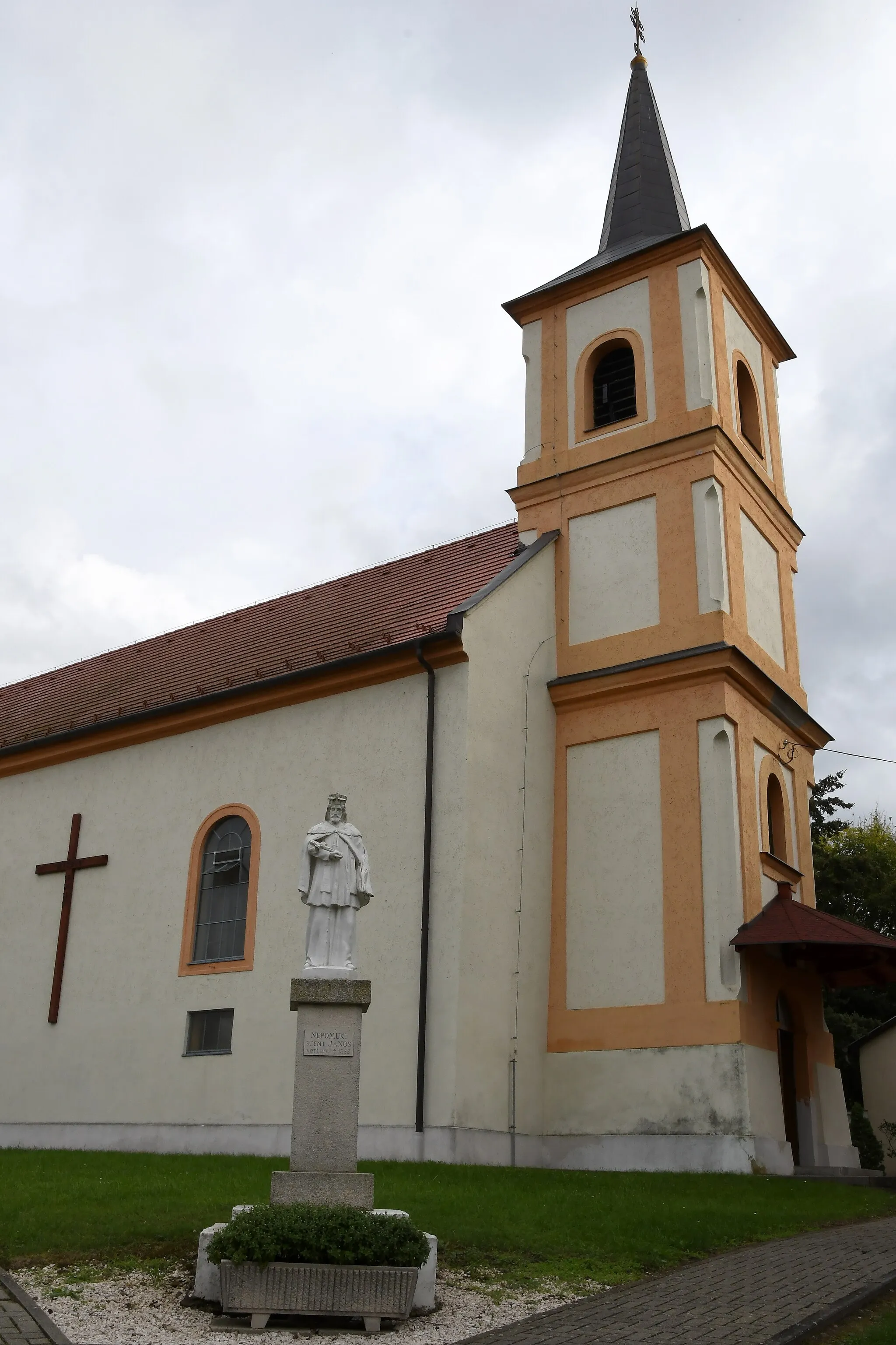 Photo showing: Statue of John of Nepomuk (Rimóc)