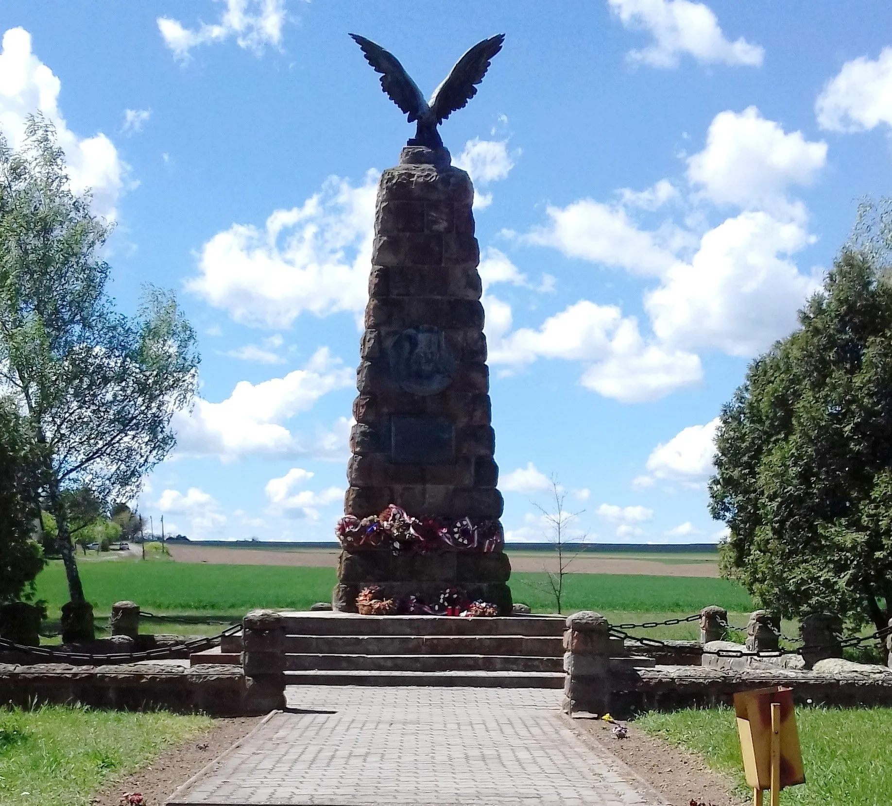 Photo showing: A romhányi csata emlékműve