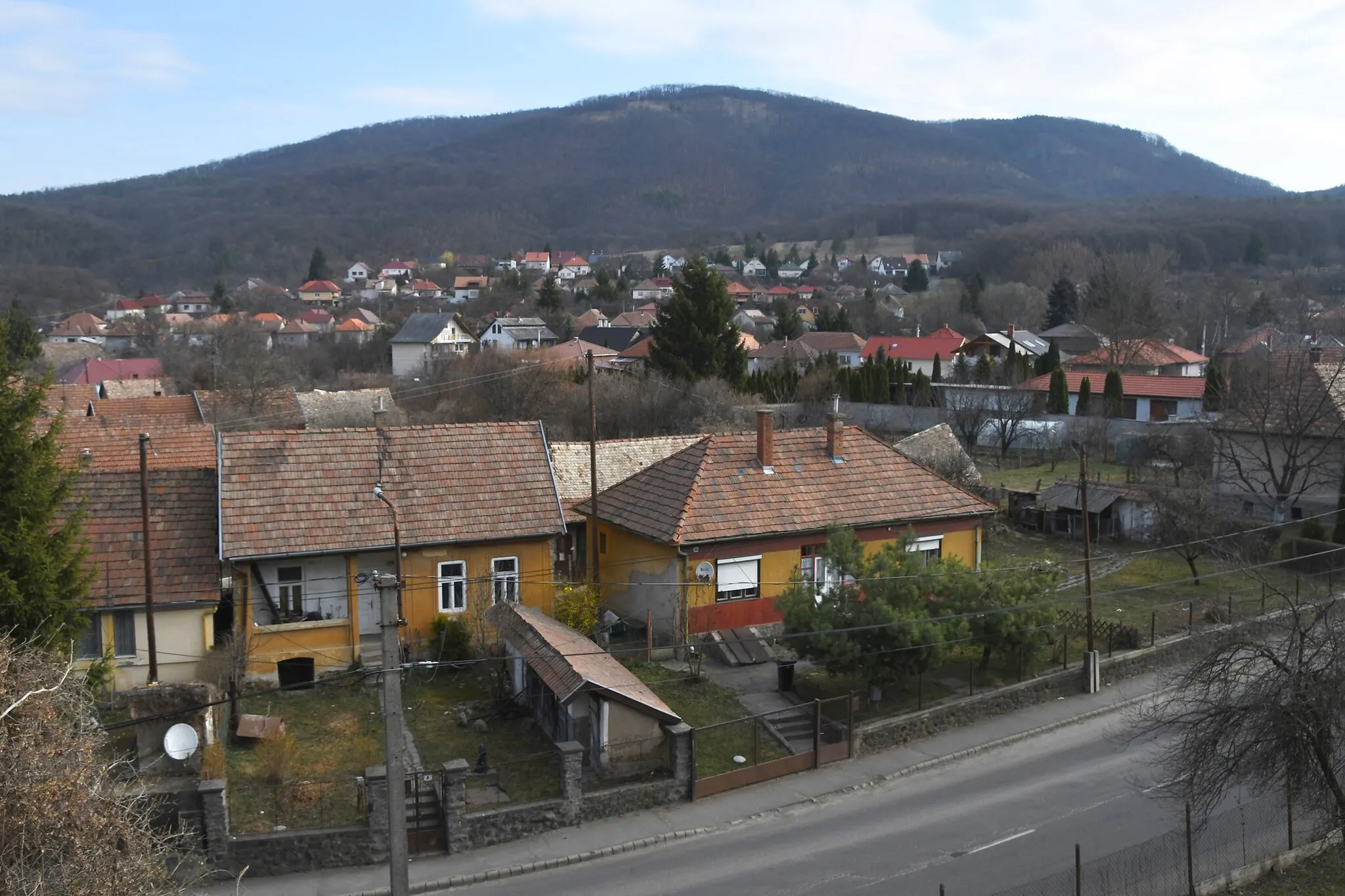 Photo showing: View on Somoskőújfalu from the church hill
