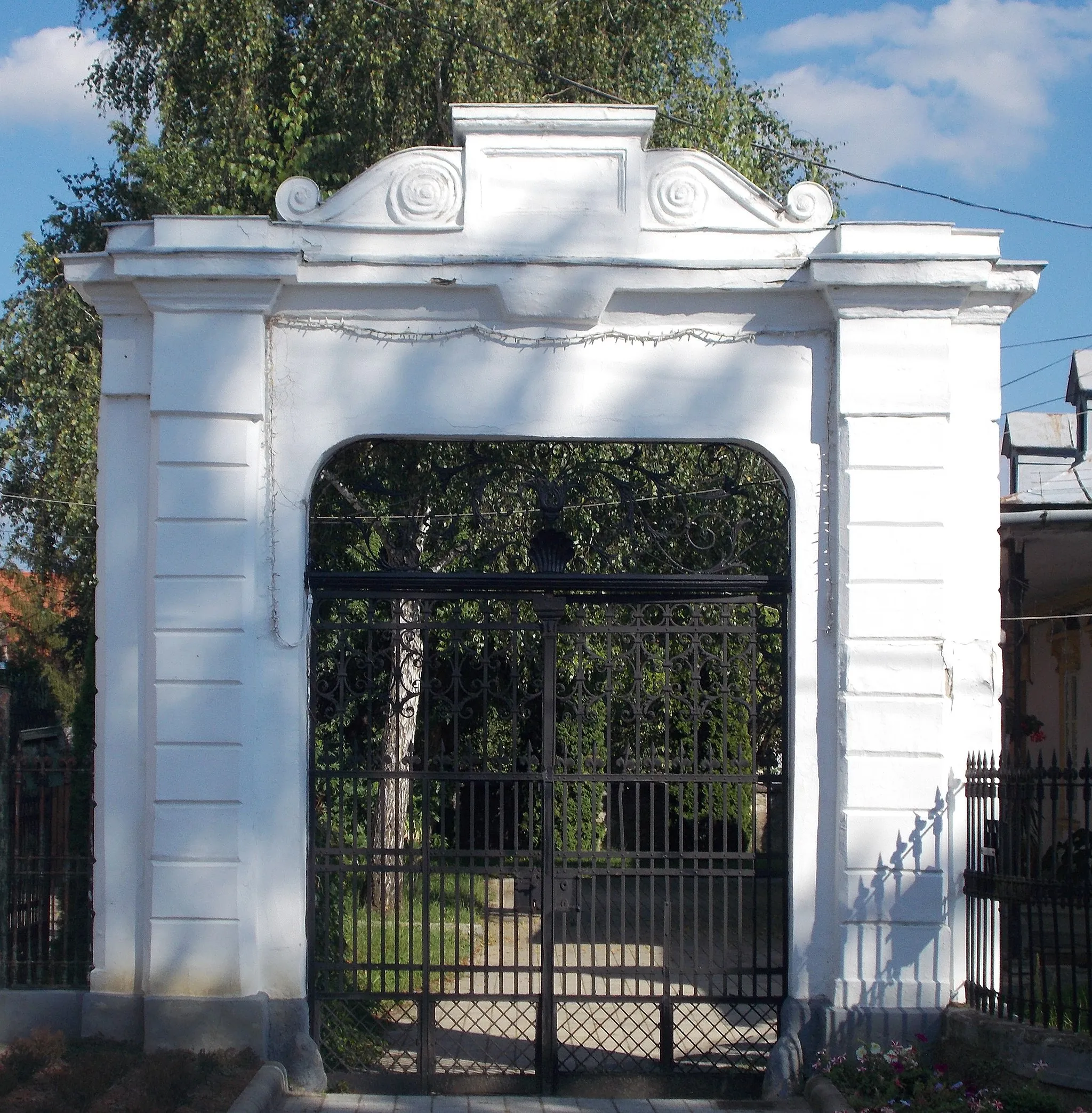 Photo showing: The main Gate of the Csáky Castle
