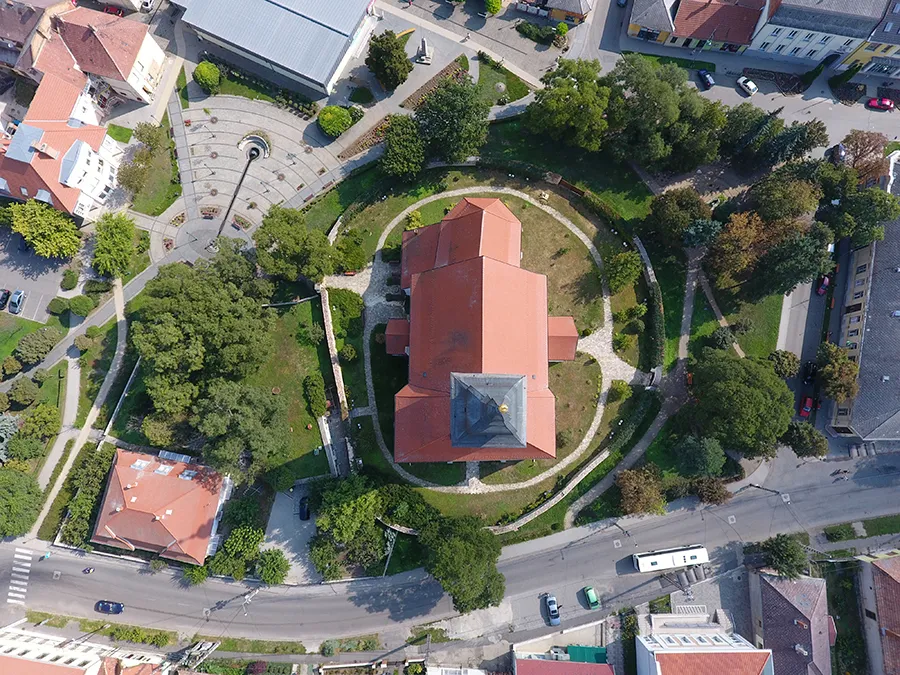 Photo showing: Református templom madártávlatból (Szikszó)
