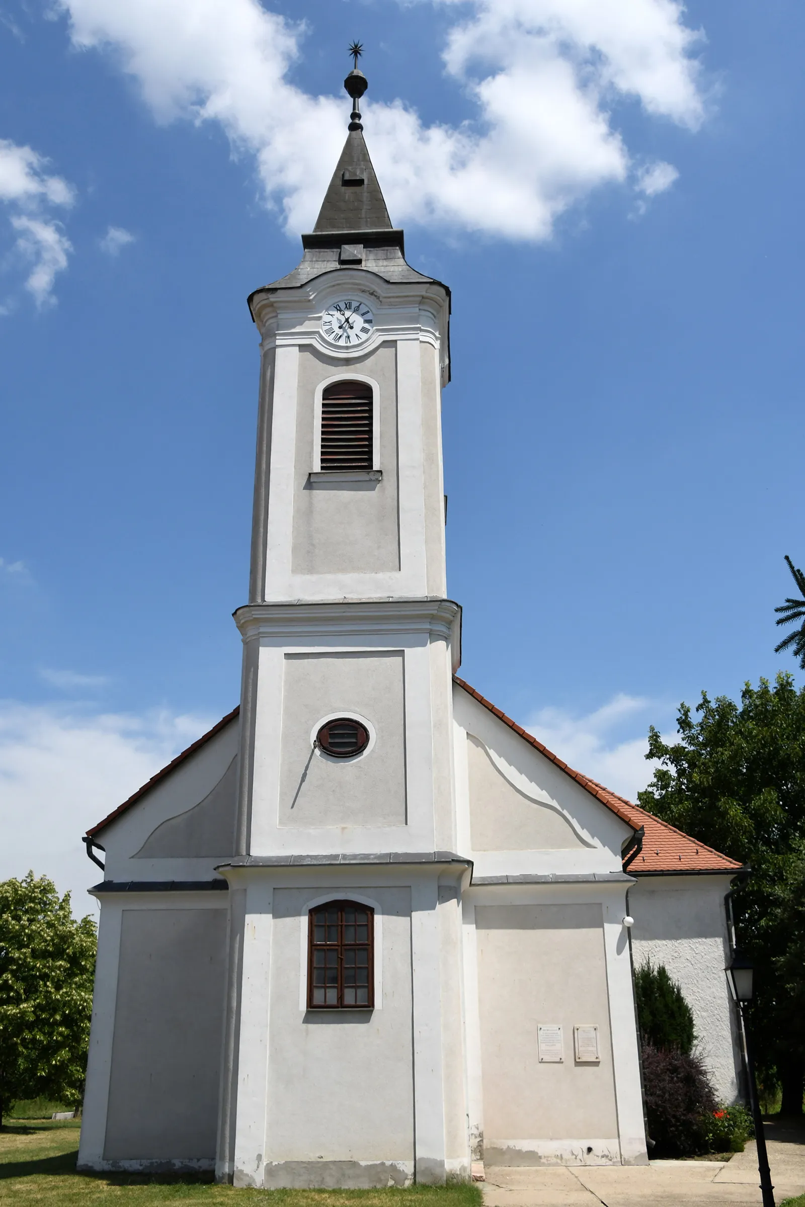 Photo showing: Calvinist church in Császár, Hungary
