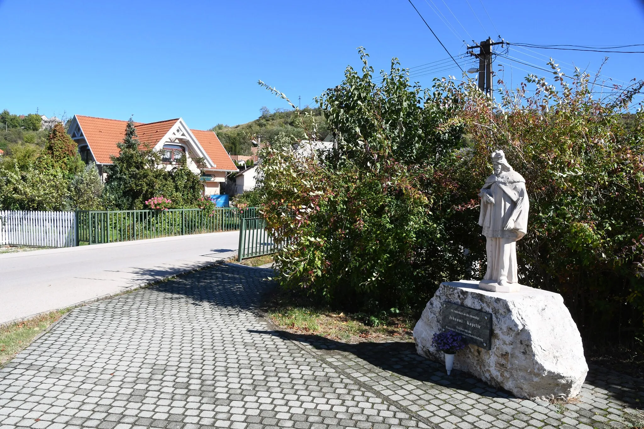 Photo showing: Statue of John of Nepomuk (Csolnok)