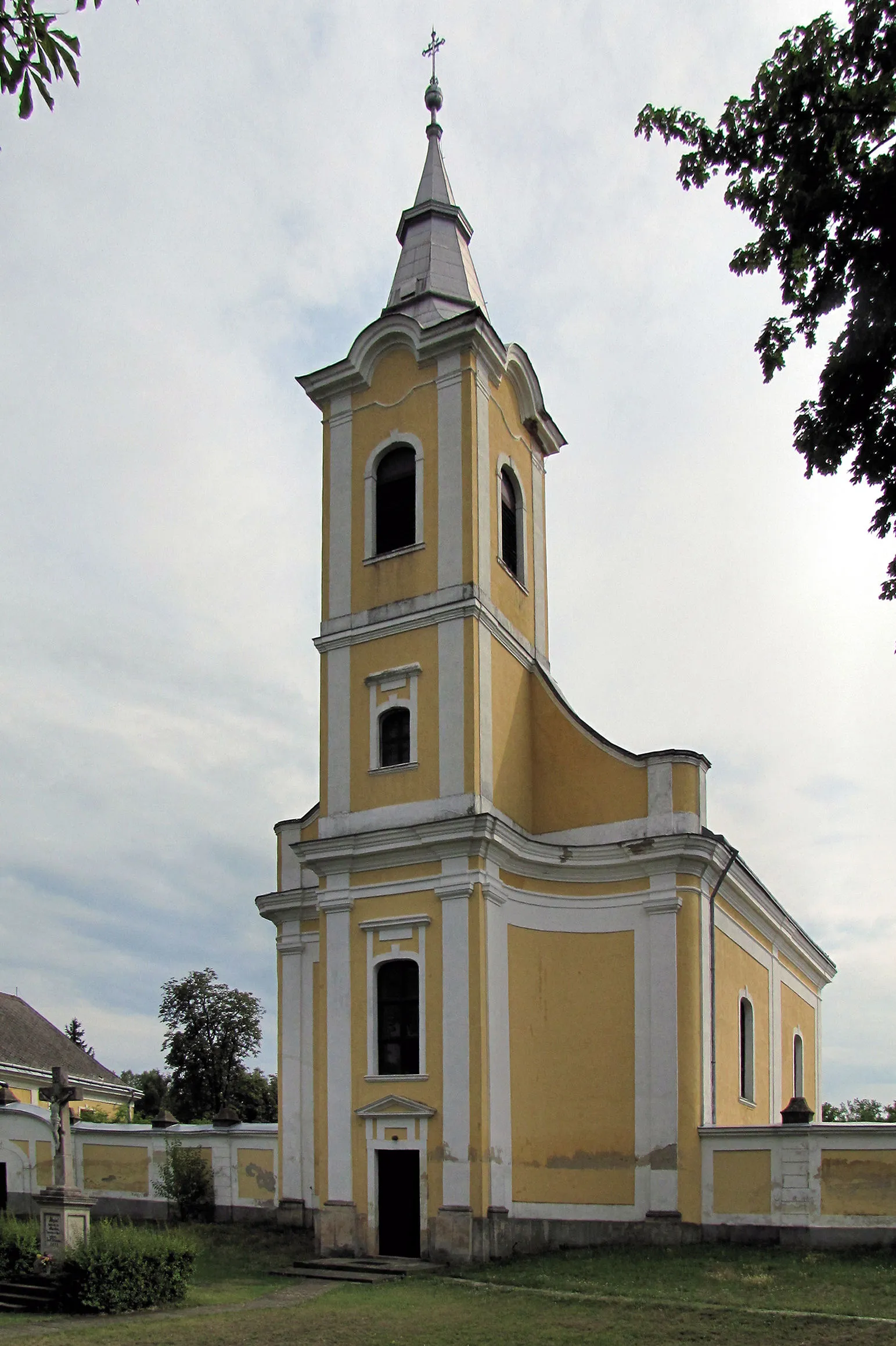 Photo showing: Roman Catholic Church, Előszállás, built in 1778-79.