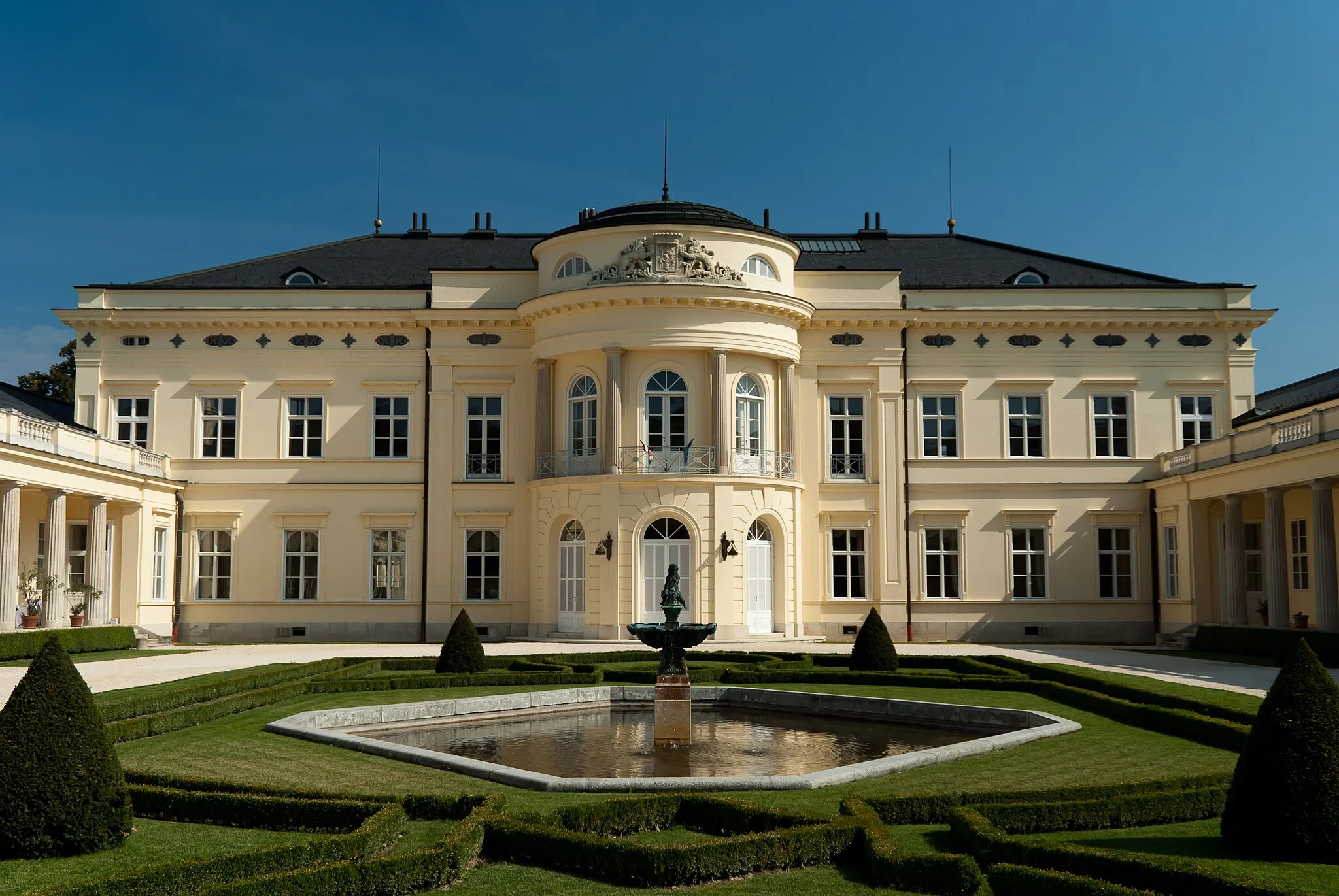 Photo showing: Károlyi Palace, in Fehérvárcsurgó, Fejér County, Hungary