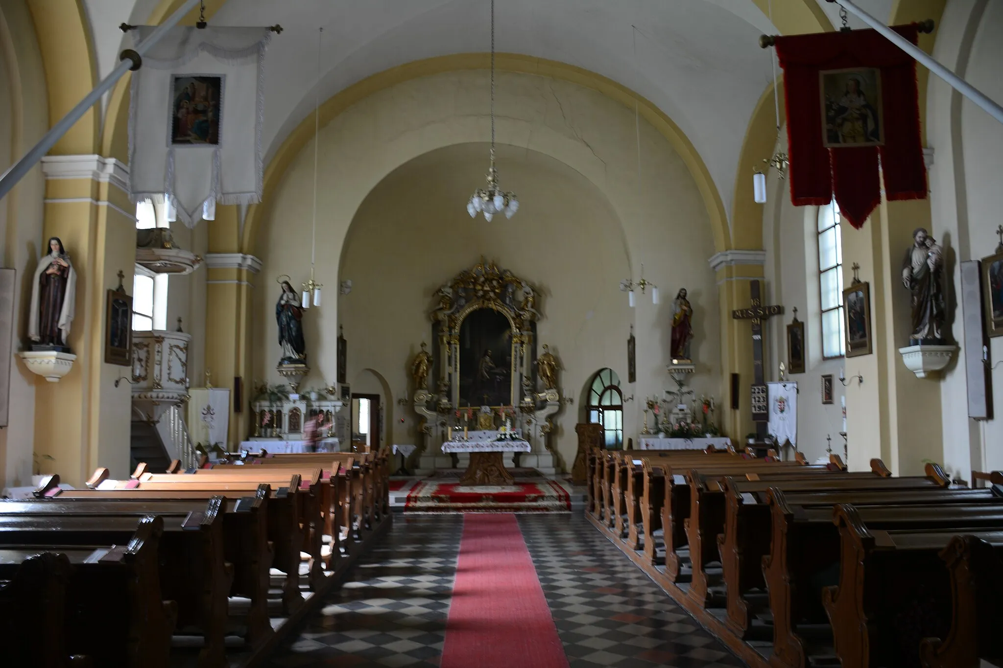 Photo showing: templom-belsőtér