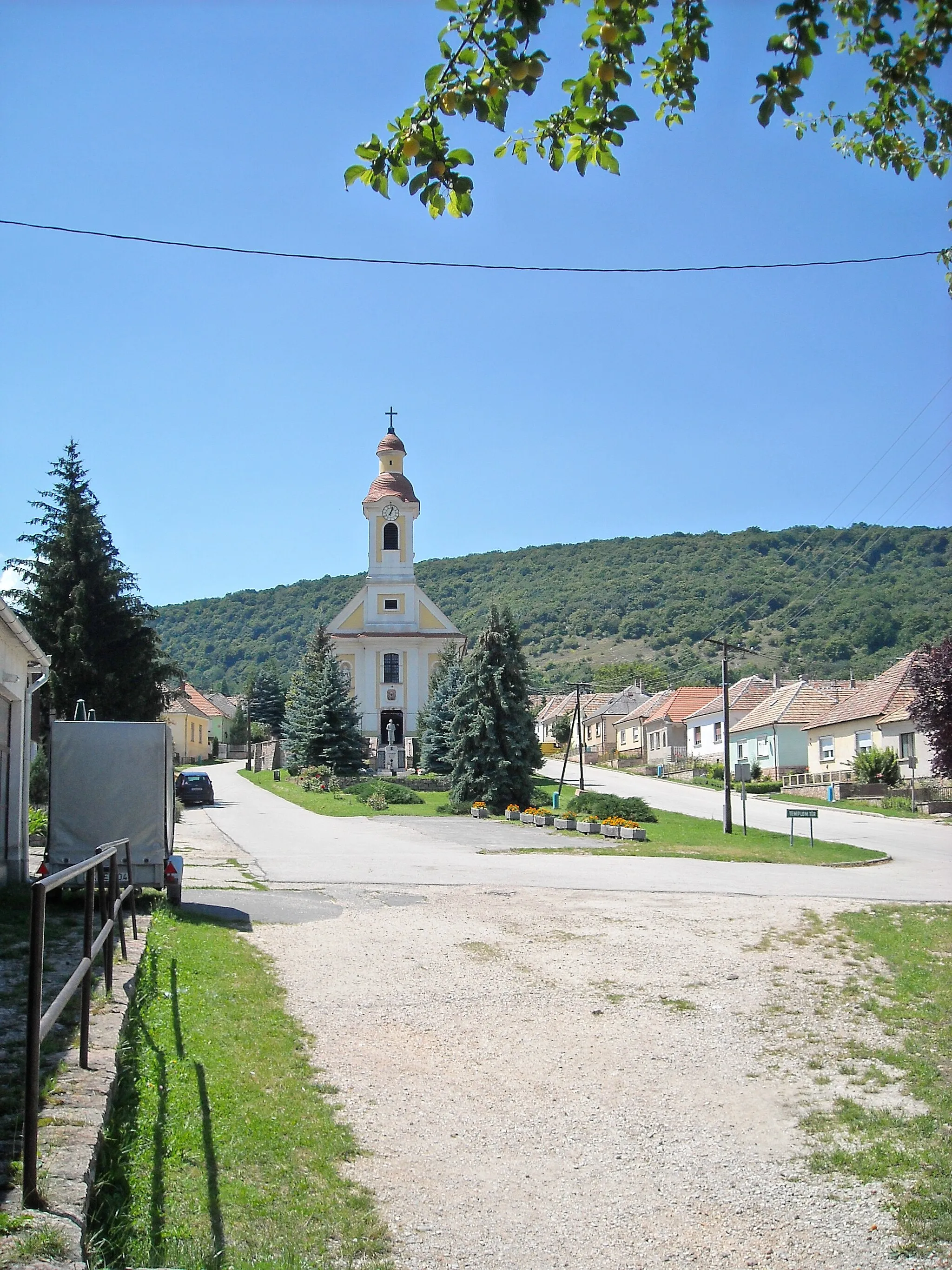Photo showing: Mária Magdolna római katolikus templom, Tardos, Hungary