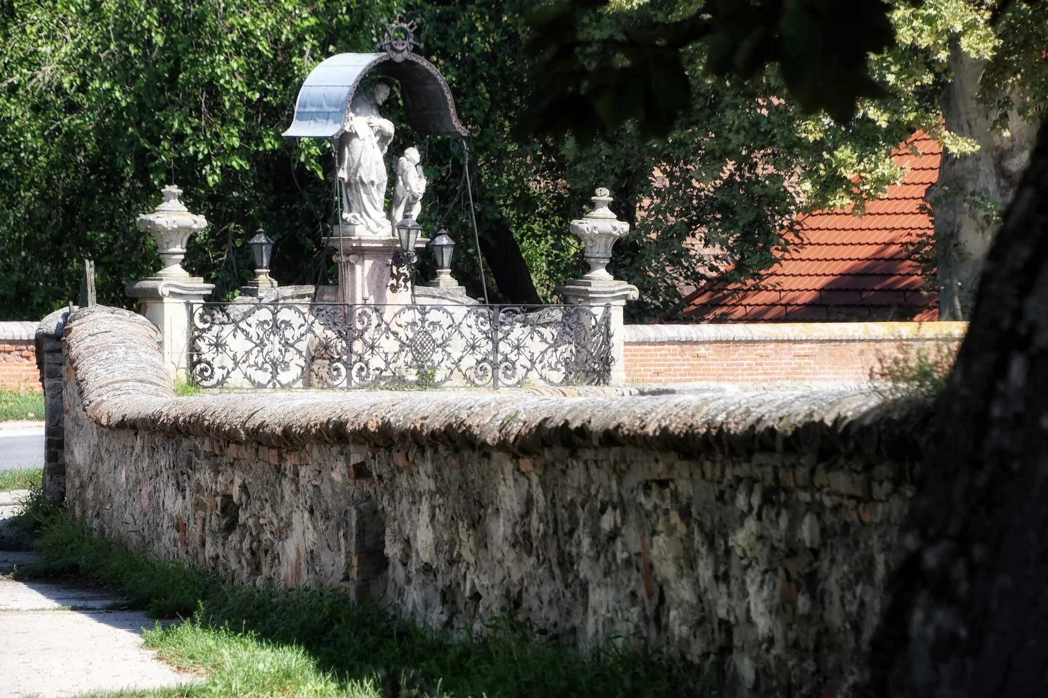 Photo showing: Statue of John of Nepomuk (Tata-Váralja)