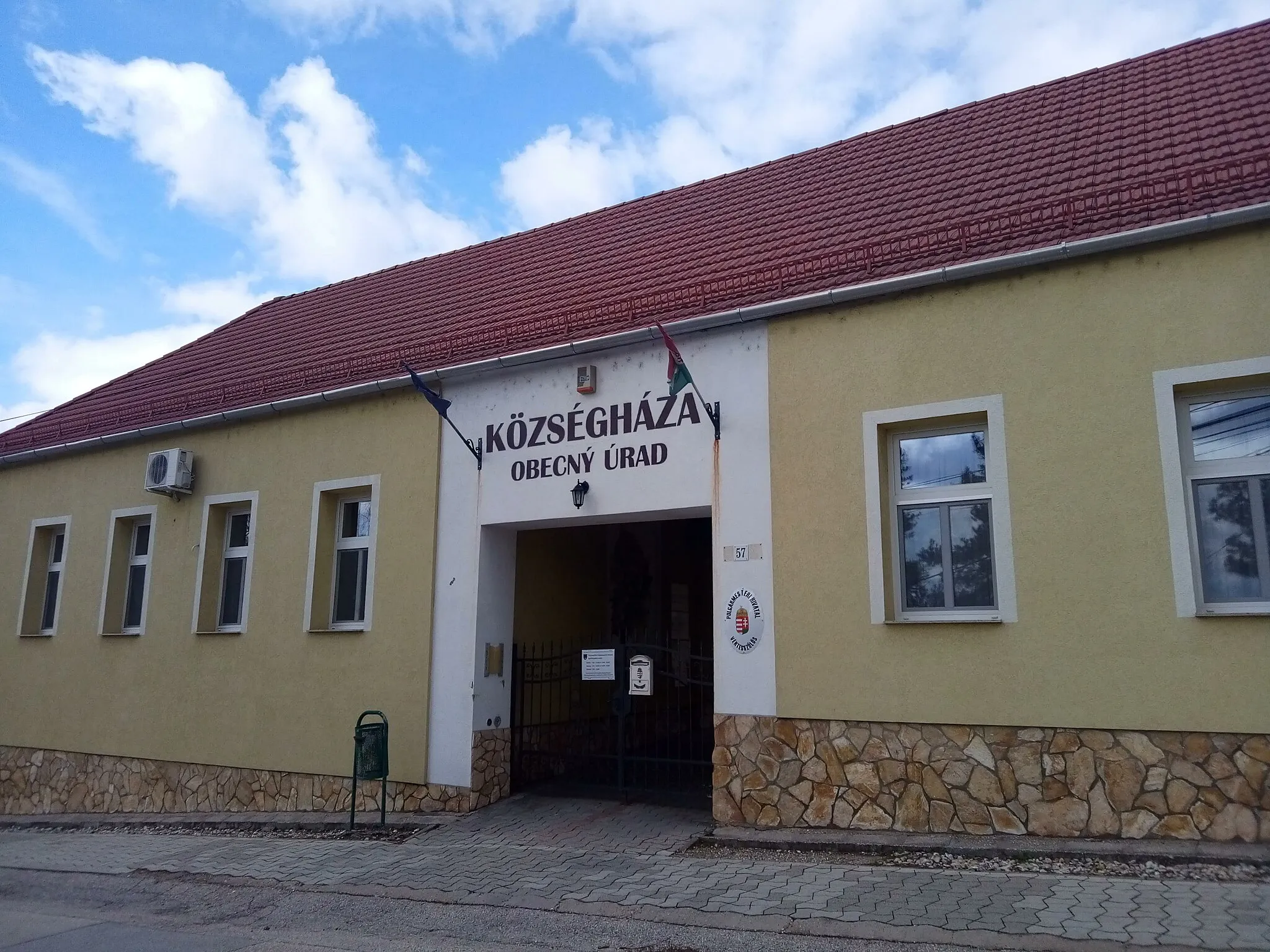 Photo showing: Vértesszőlős községháza
