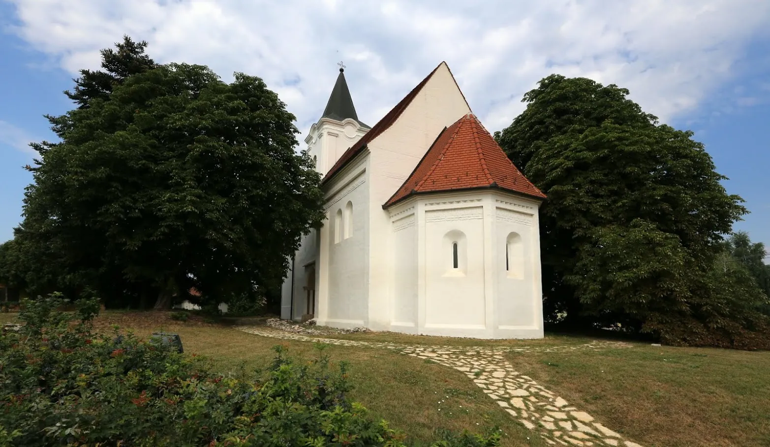 Photo showing: Az Árpád-kori, ma evangélikus templom