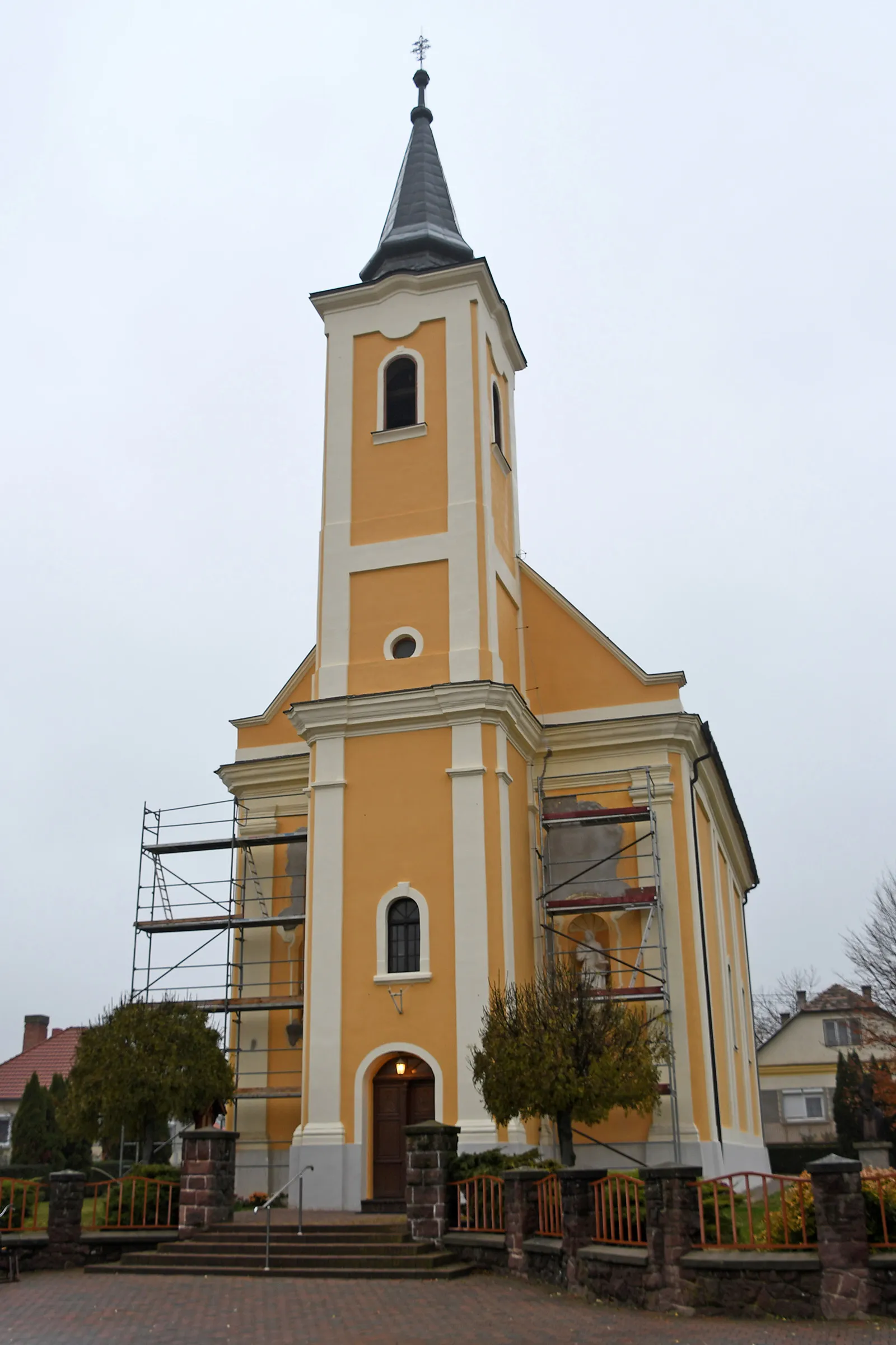 Photo showing: Roman Catholic church in Becsehely, Hungary