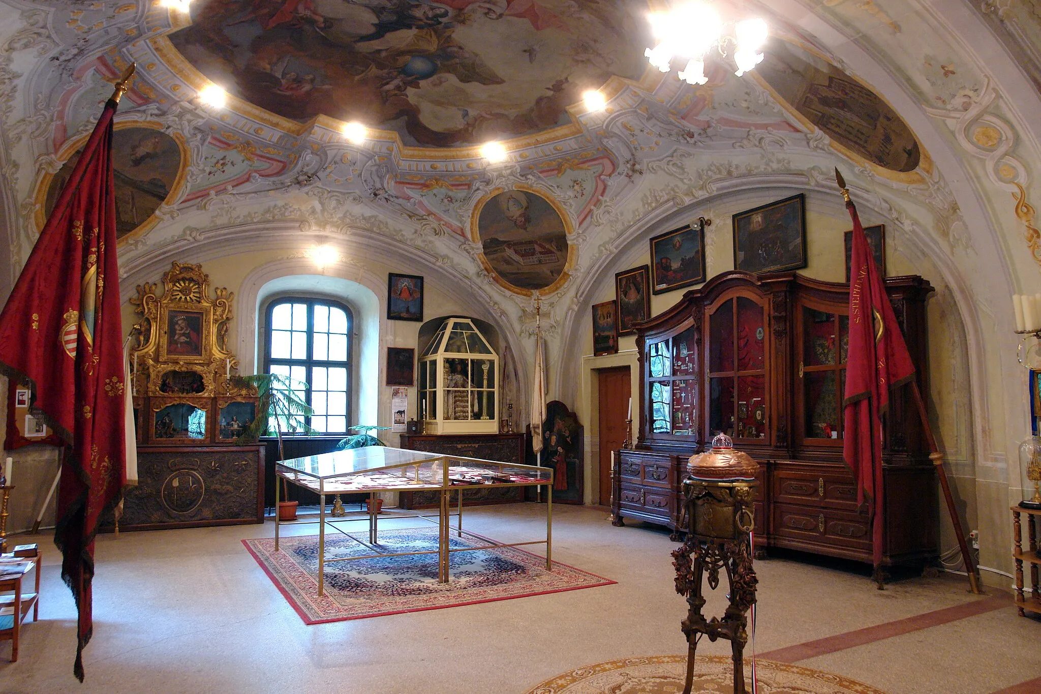 Photo showing: A kegytemplom múzeuma