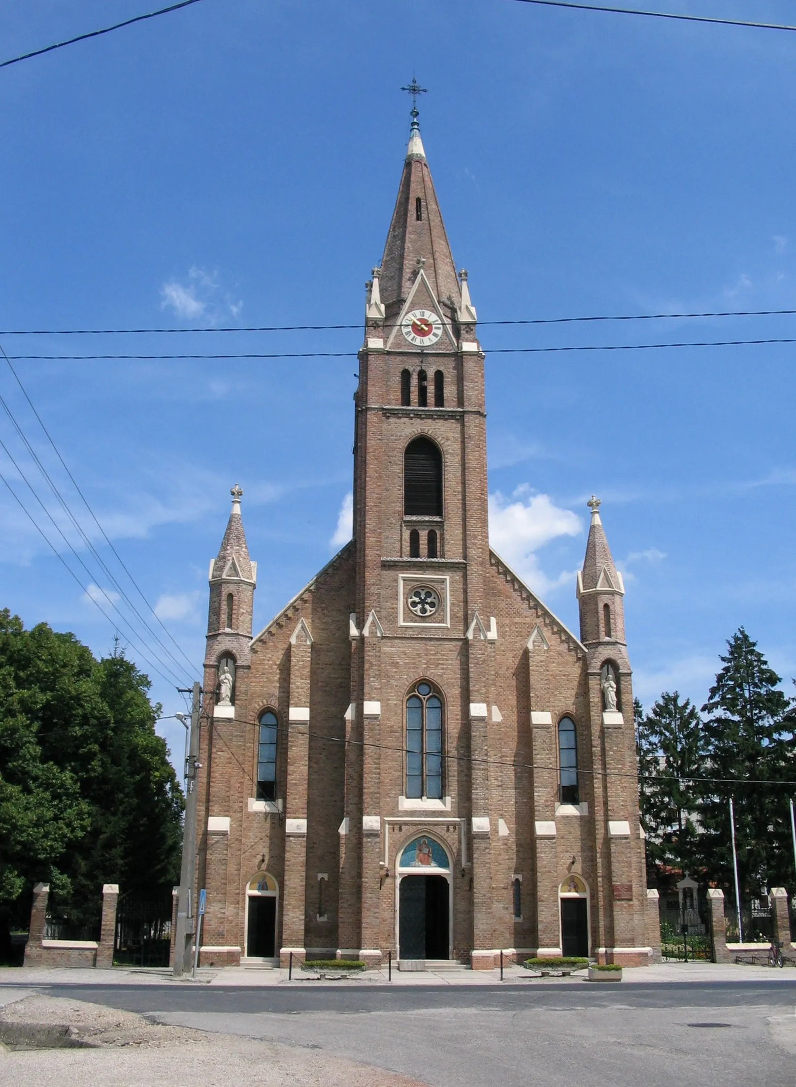 Photo showing: Szent András apostol római katolikus templom Fertődön