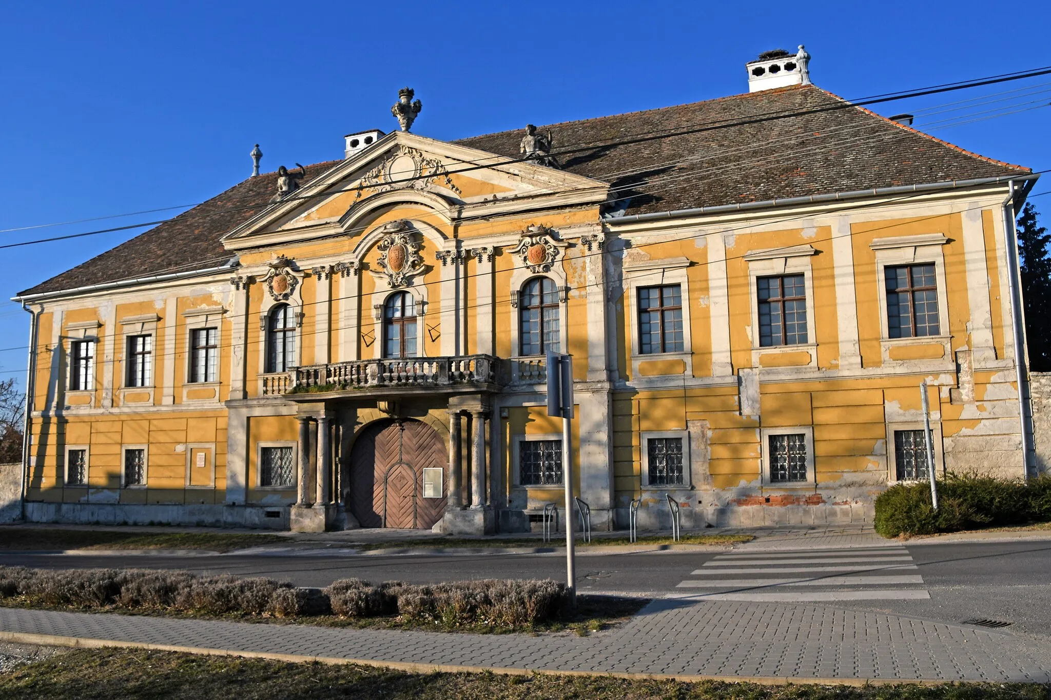 Photo showing: Episcopal palace in Fertőrákos, Hungary