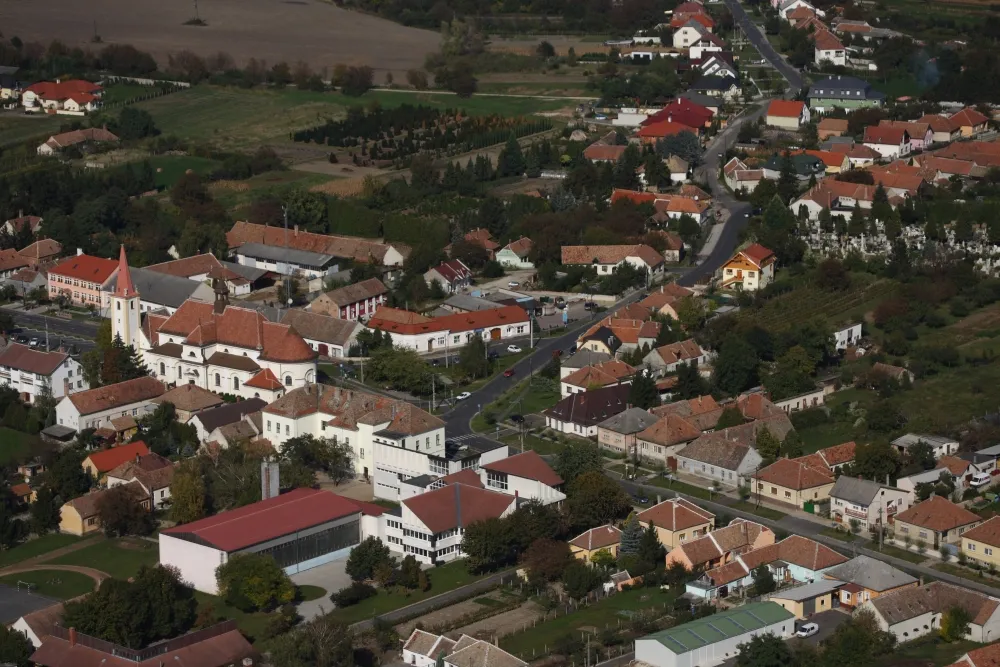 Photo showing: Fertőszentmiklós faluközpontja, Győr-Moson-Sopron megye