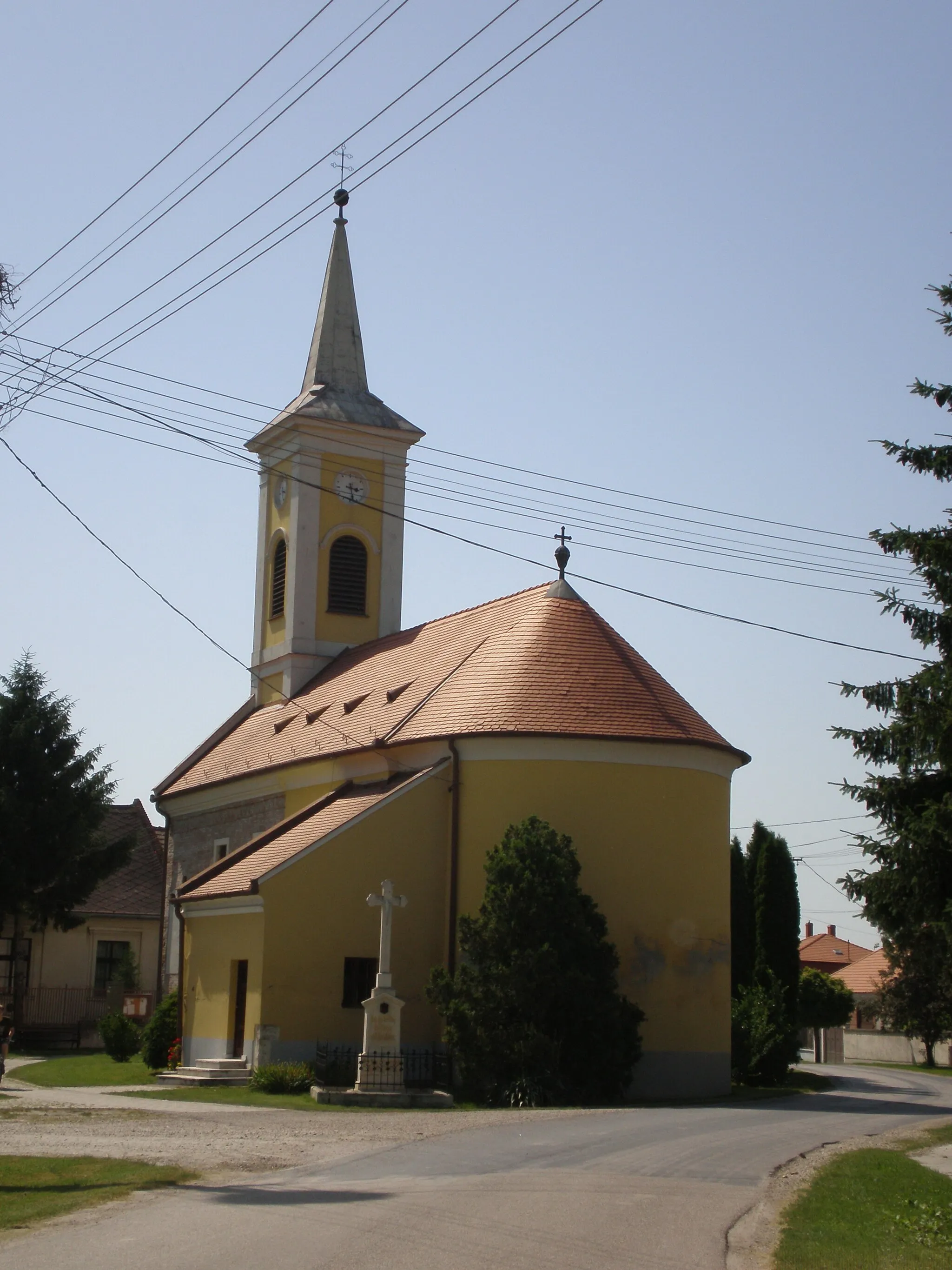 Photo showing: Magyarkimle, Sarlós Boldogasszony-templom