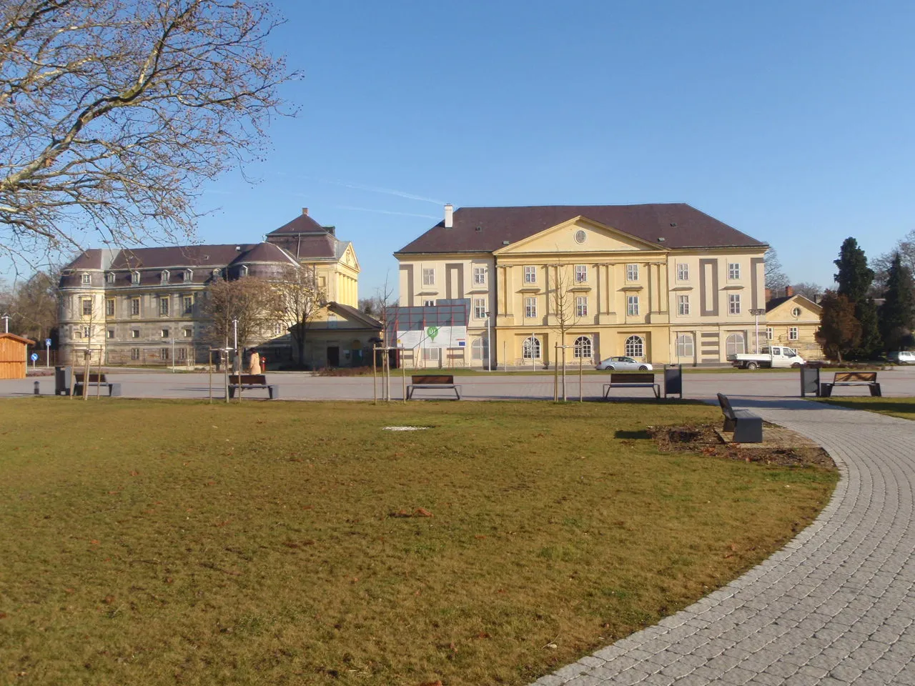 Photo showing: Körmend áépített Fő tér a Batthyány kastéllyal