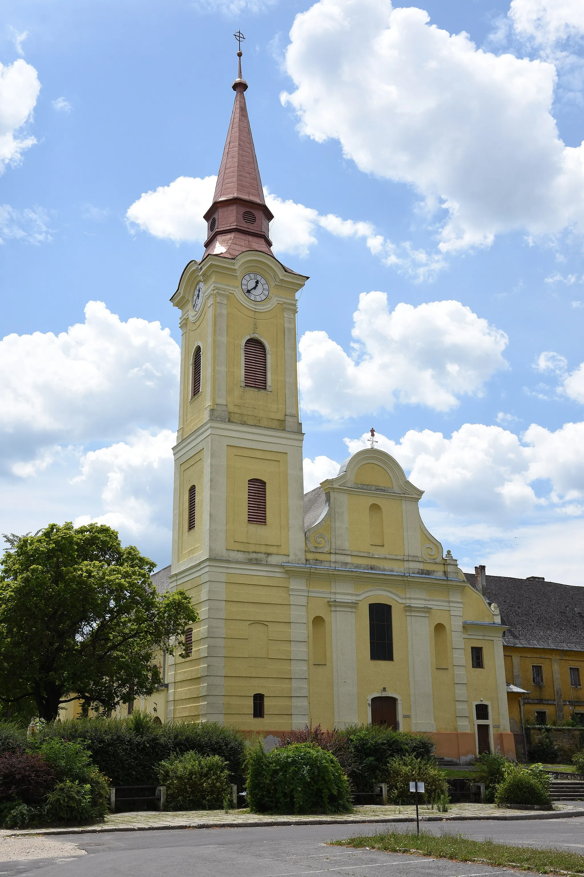 Photo showing: Alsóváros Franciscan church, Nagykanizsa