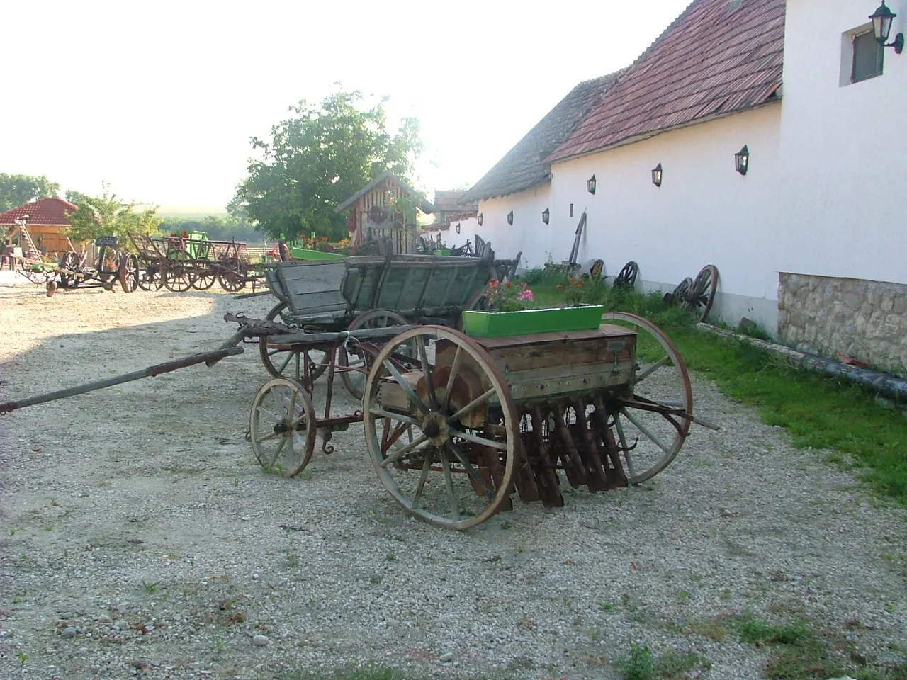 Photo showing: Szabadtéri kocsimúzeum (Nyúl, Magyarország)