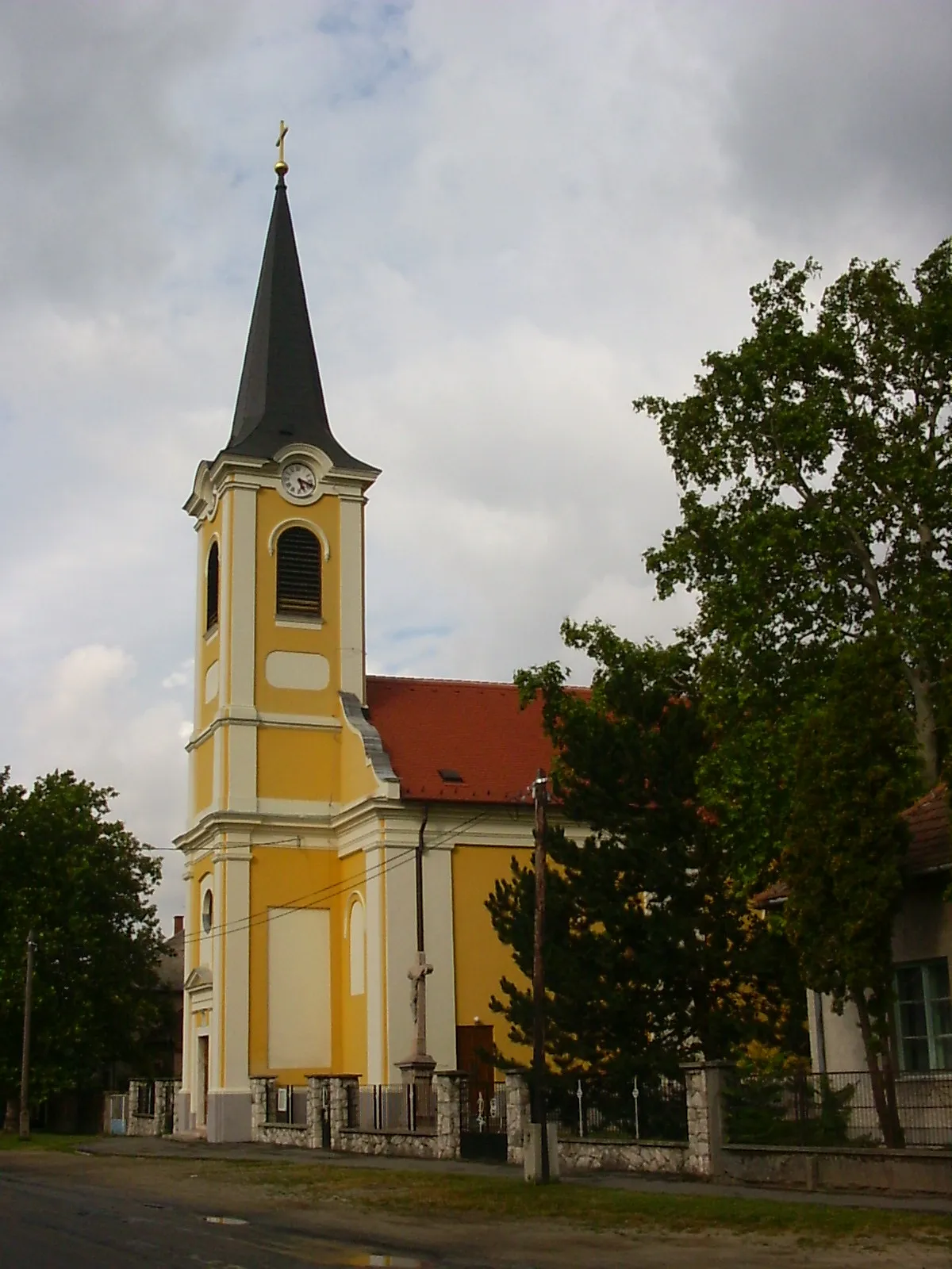 Photo showing: Pér, Roman catholic church