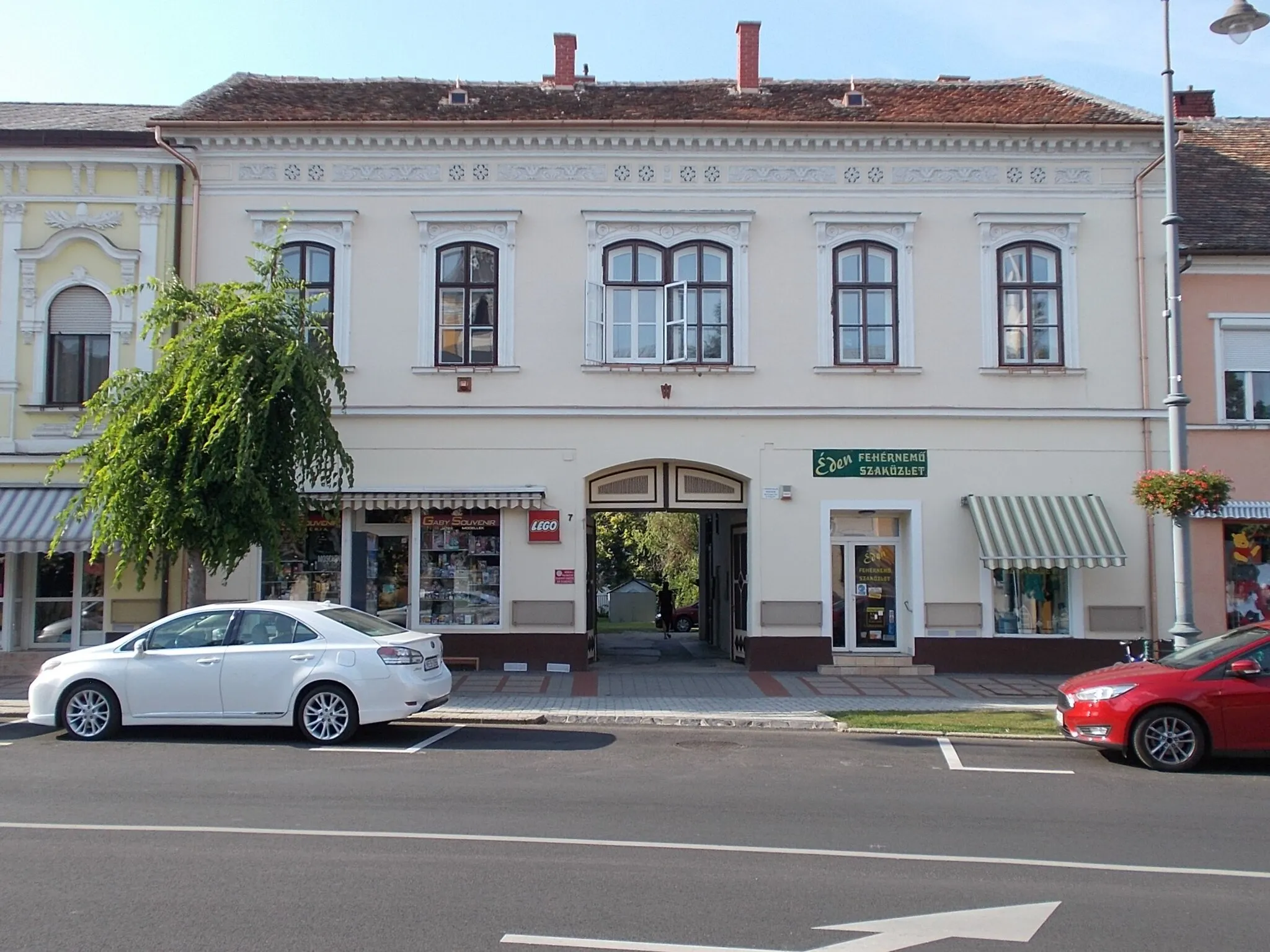 Photo showing: : Listed house (Romantic style, circa 1870), facade - 7 Batthyány Street, Sárvár, Vas County, Hungary.