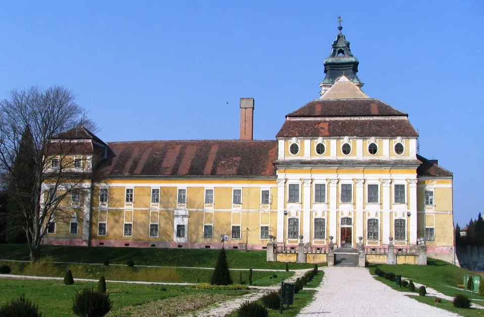 Photo showing: Szentgotthárd Abbey (rear view) in Szentgotthárd, Vas County, Hungary