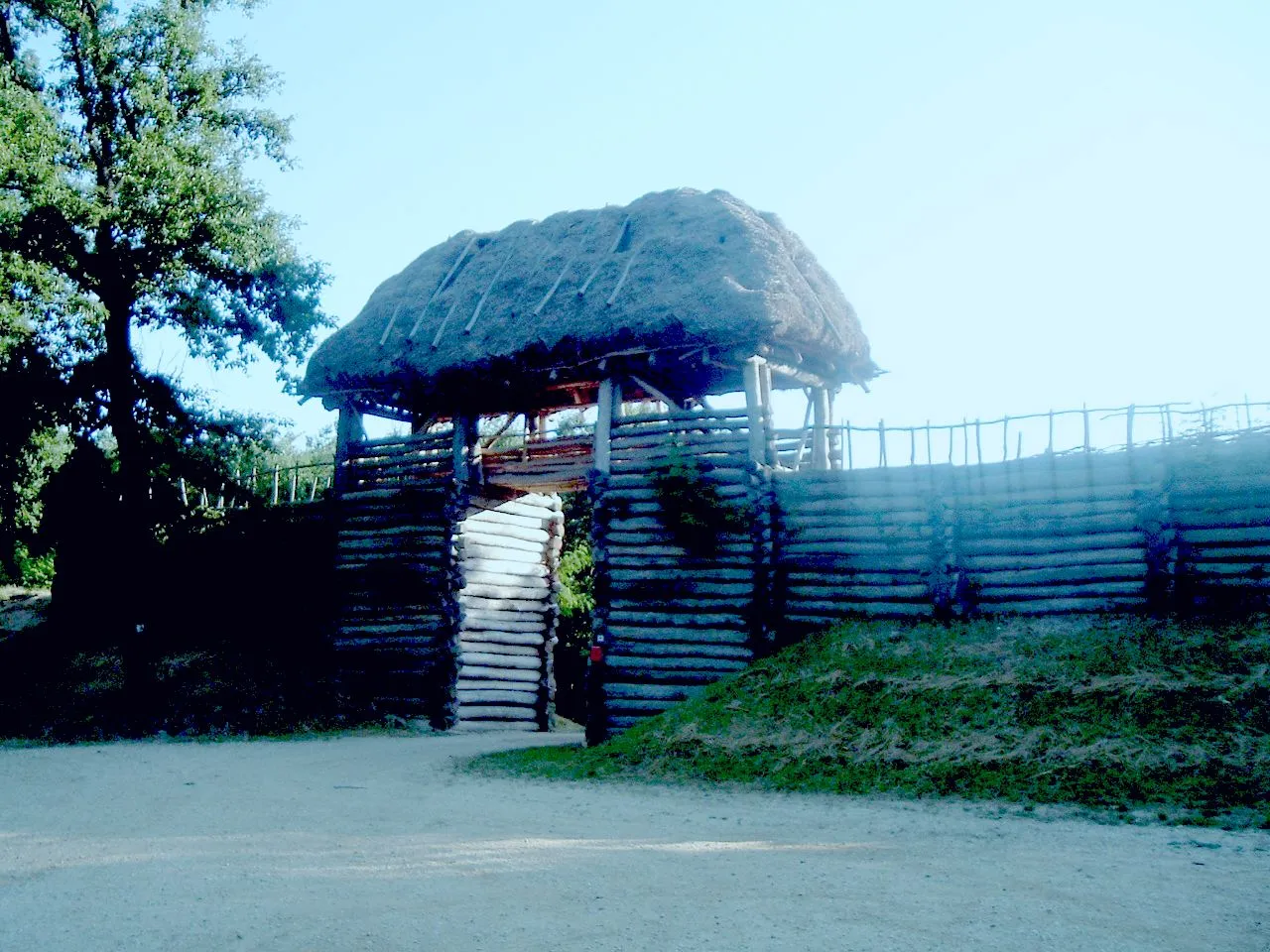 Photo showing: The reconstruction of the middle age boundary gate in Vasvár, Hungary