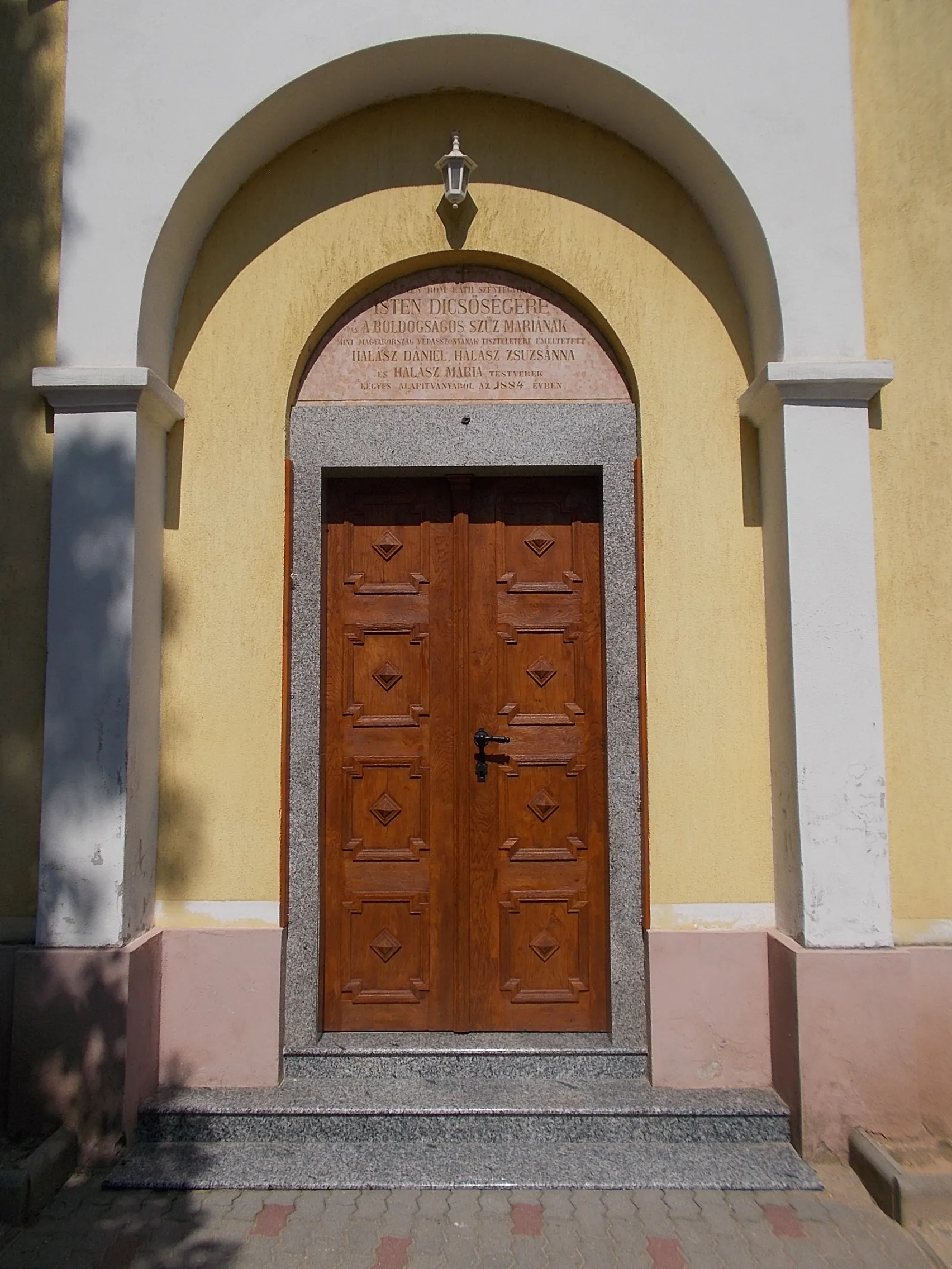 Photo showing: : Our Lady of Hungary church. - 38 Szent István Street,  Alsó-Dabas quarter, Dabas, Pest County, Hungary.