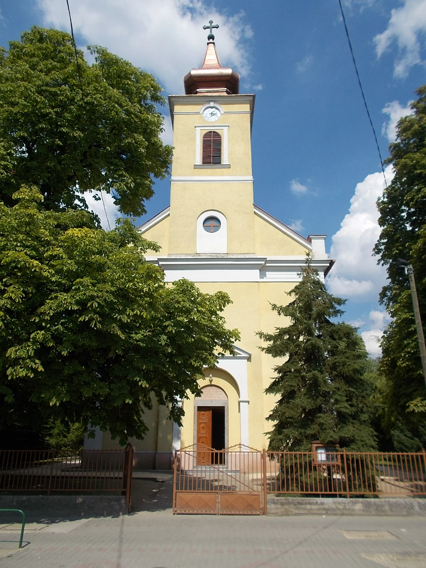 Photo showing: : Our Lady of Hungary church. - 38 Szent István Street, Alsó-Dabas quarter, Dabas, Pest County, Hungary.