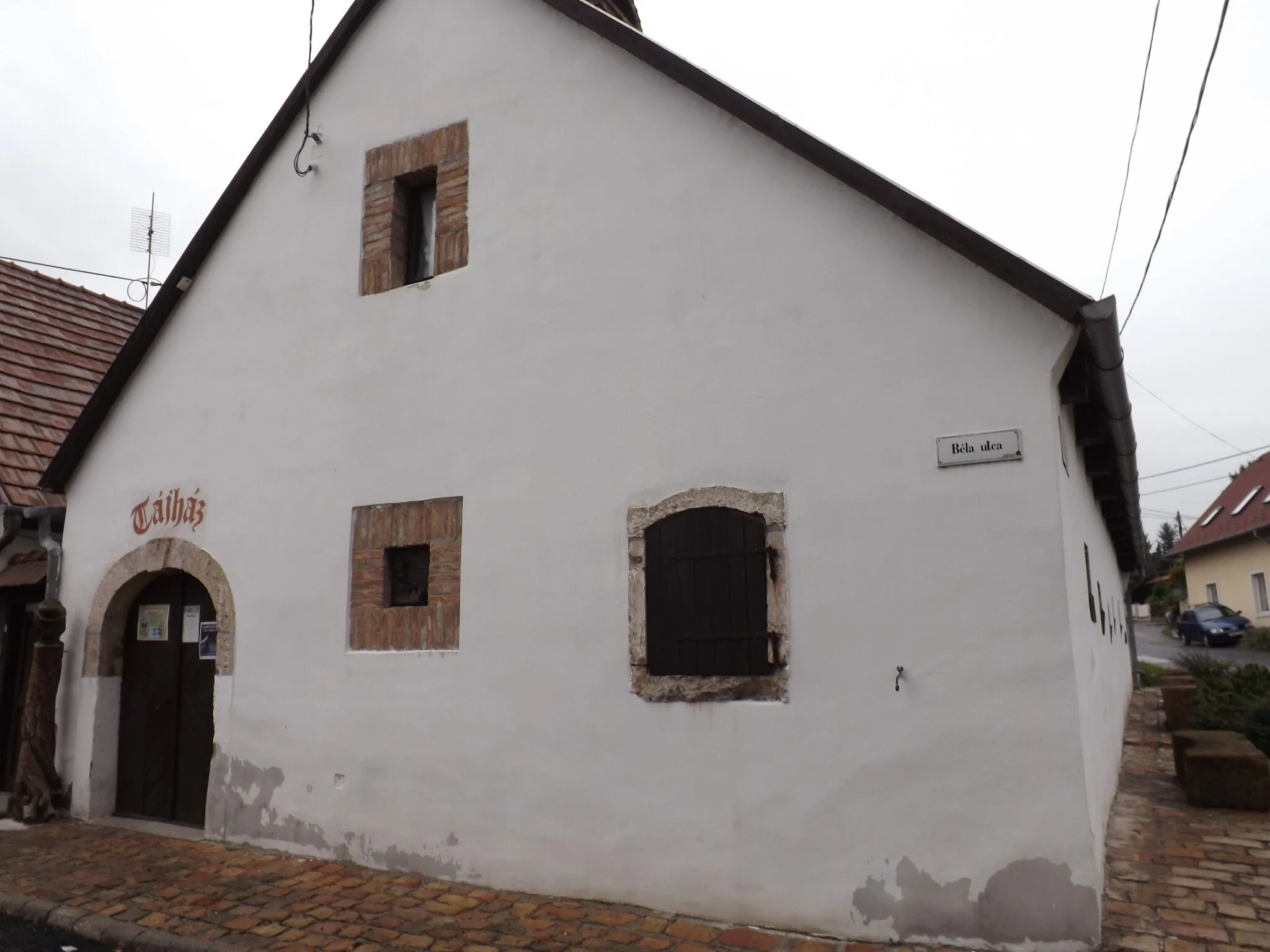 Photo showing: This building is one of the old cellars in Diósd. It has been bought by the city and is now a museum