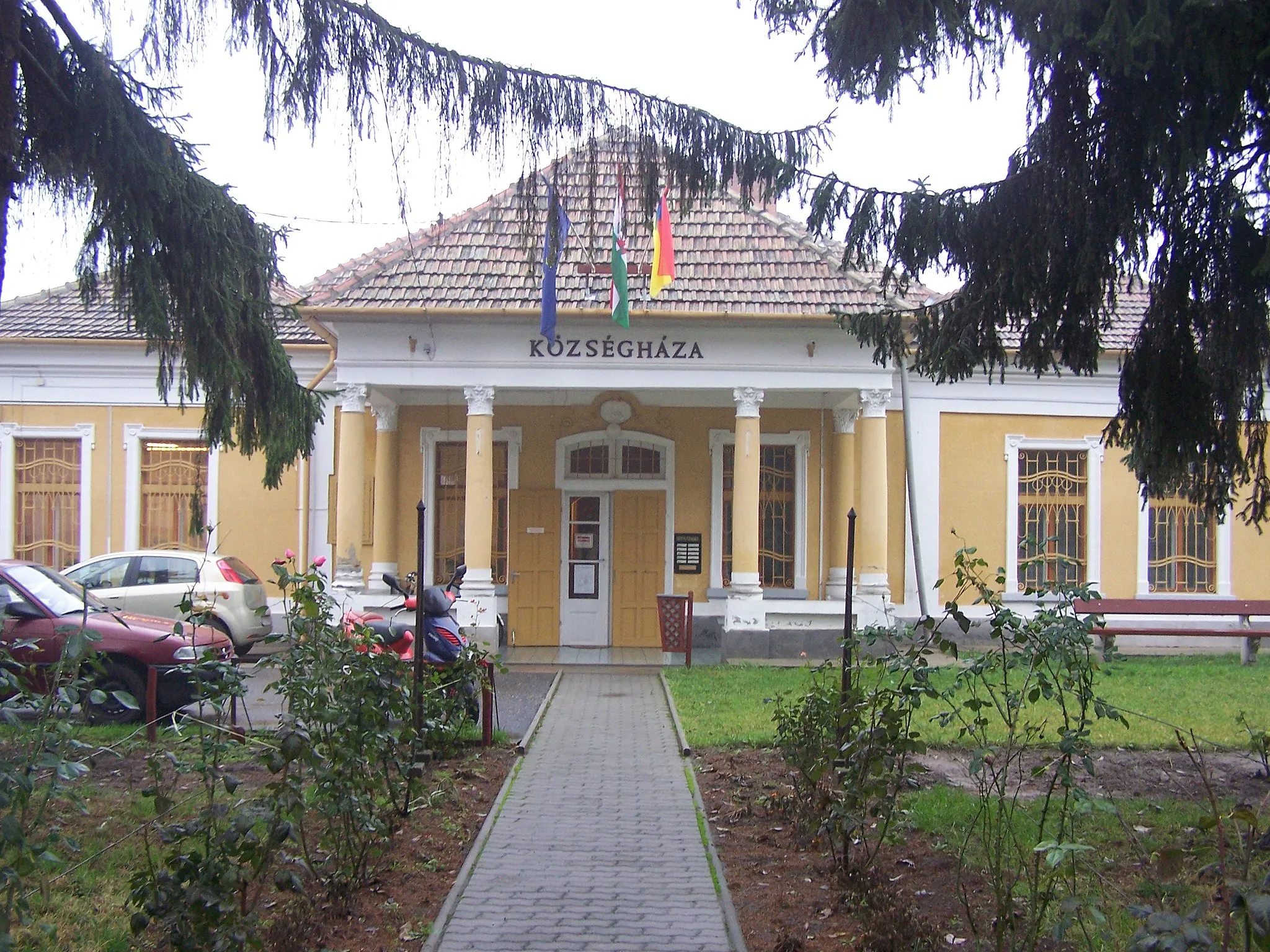 Photo showing: Village Hall in Gomba (former Scitovszky mansion)