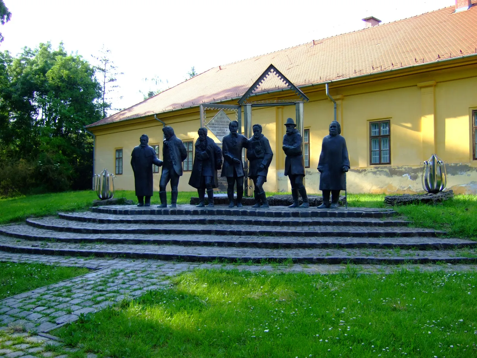 Photo showing: Arany János Múzeum, volt méntelep, huszárkaszárnya (Nagykőrös, Abonyi út 2.)
