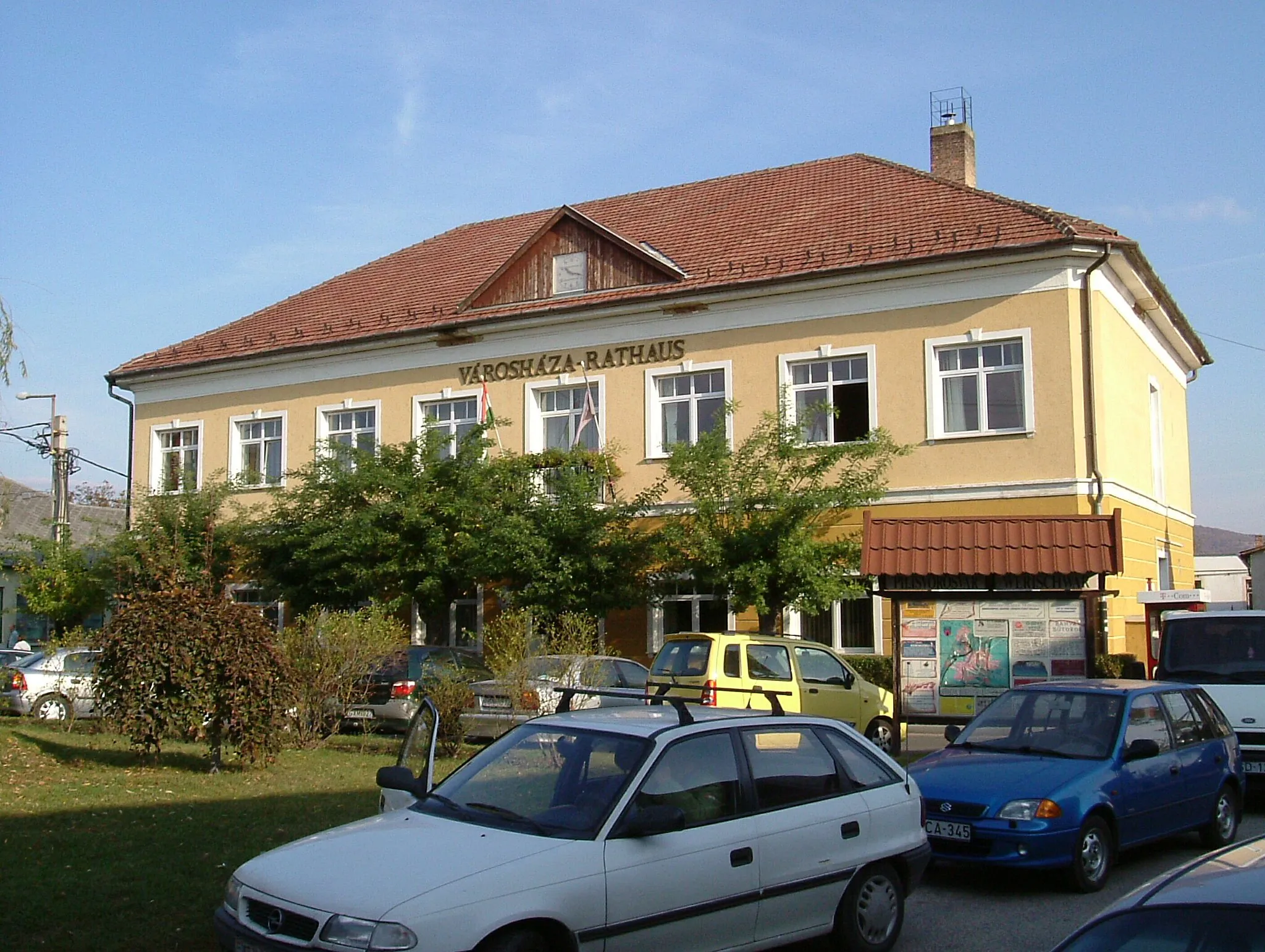 Photo showing: Polgármesteri Hivatal Pilisvörösvár. - Pilisvörösvár, . Fő tér 1. 3044