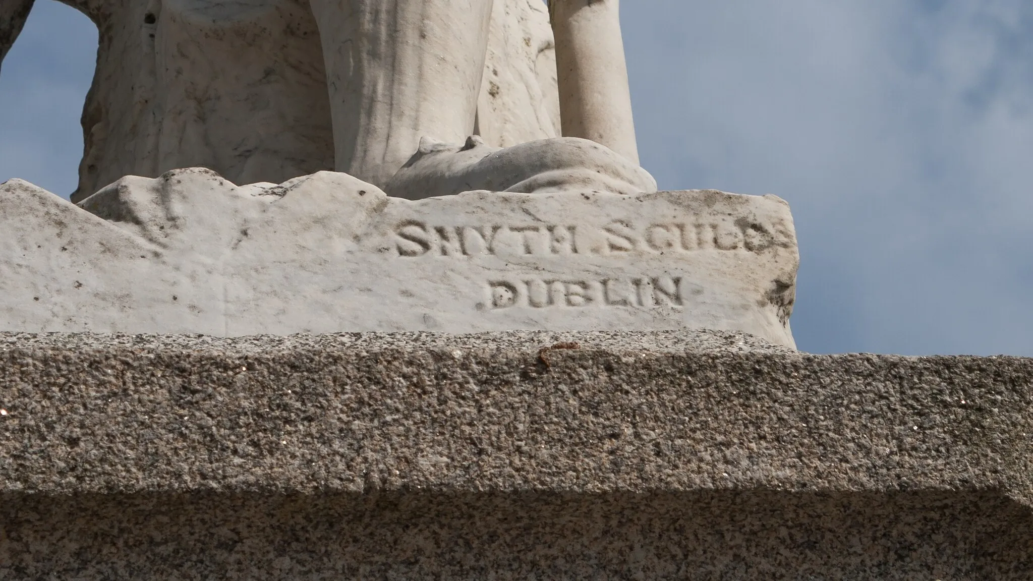 Photo showing: Signature “Smyth. Sculp. Dublin” at the base of the statue of the monument in memory of Michael Dwyer.