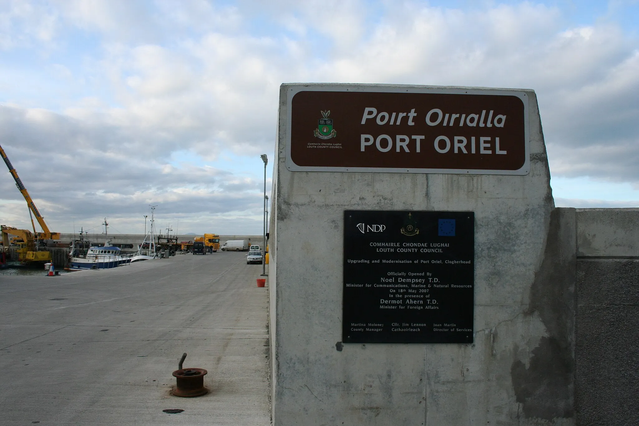 Photo showing: Port sign, plaque, Port Oriel