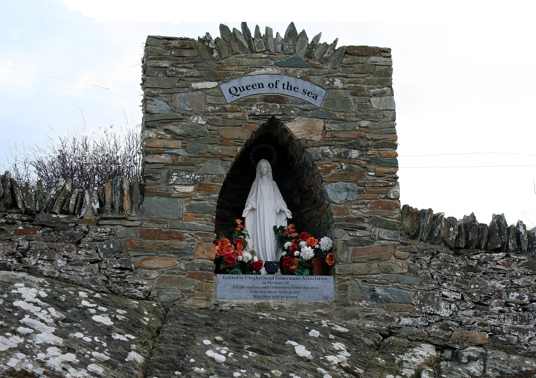 Photo showing: Queen of the sea memorial to those lost at sea, Clogher Head