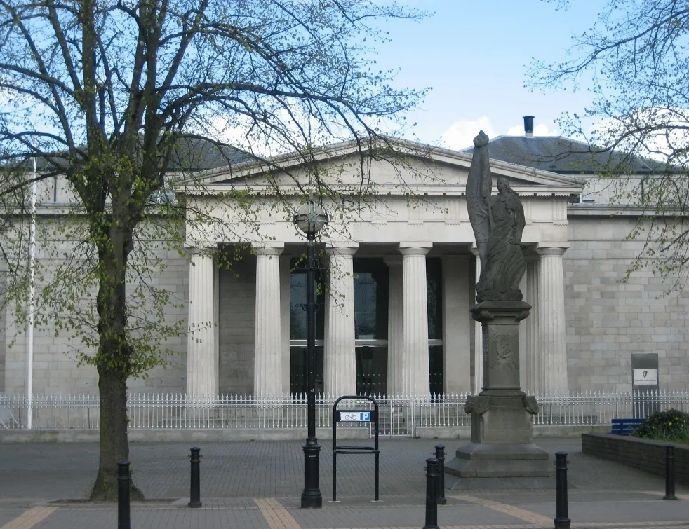 Photo showing: Dundalk Courthouse, Dundalk, County Louth, Ireland
