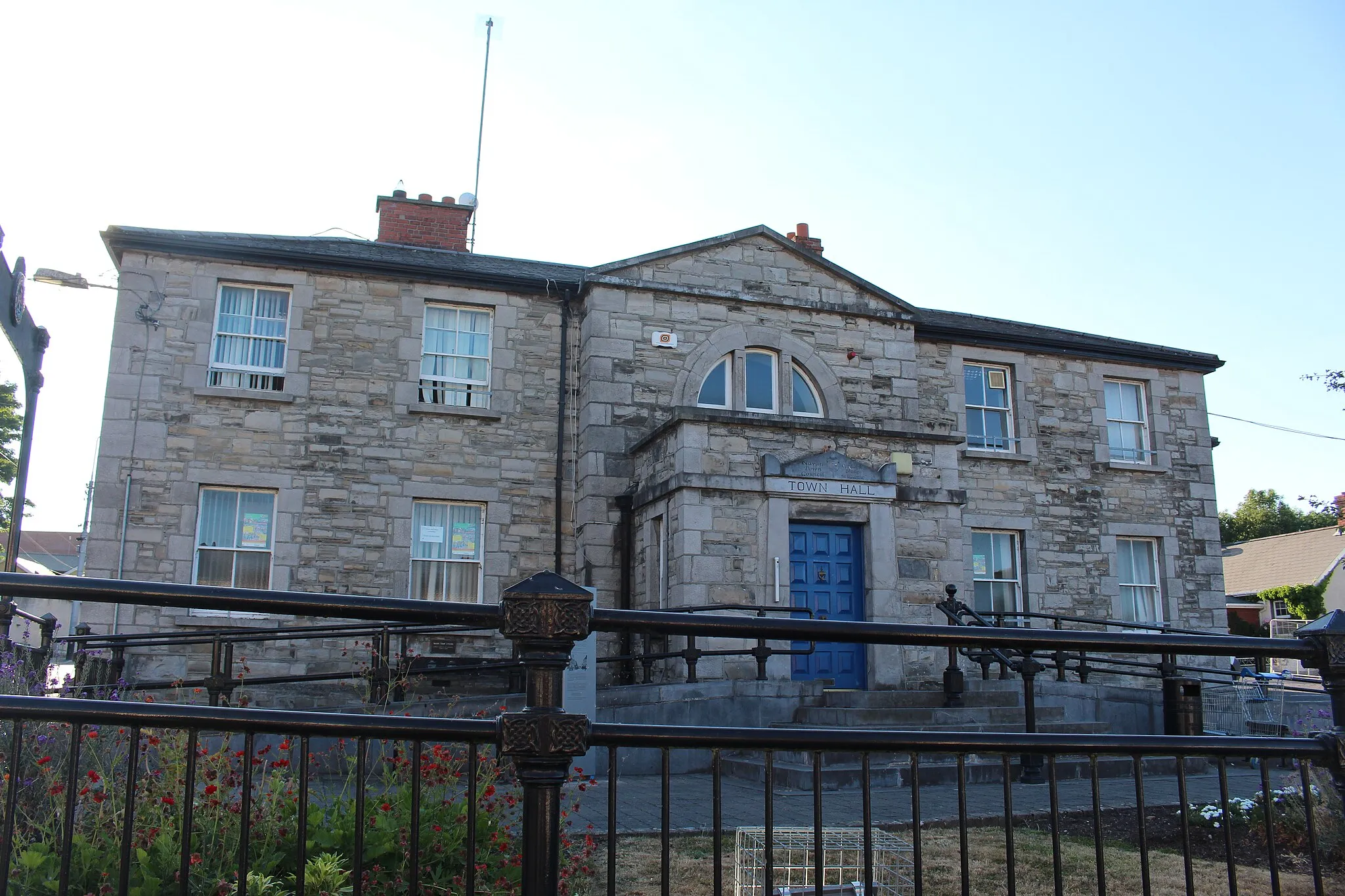 Photo showing: County Meath, Navan Town Hall.