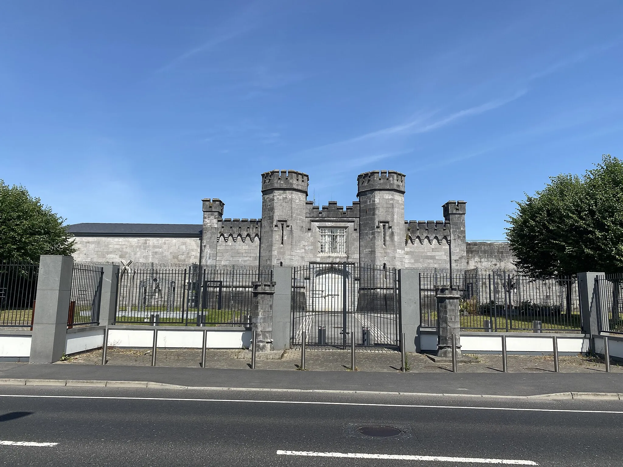 Photo showing: Portlaoise Prison, 2021-07-21