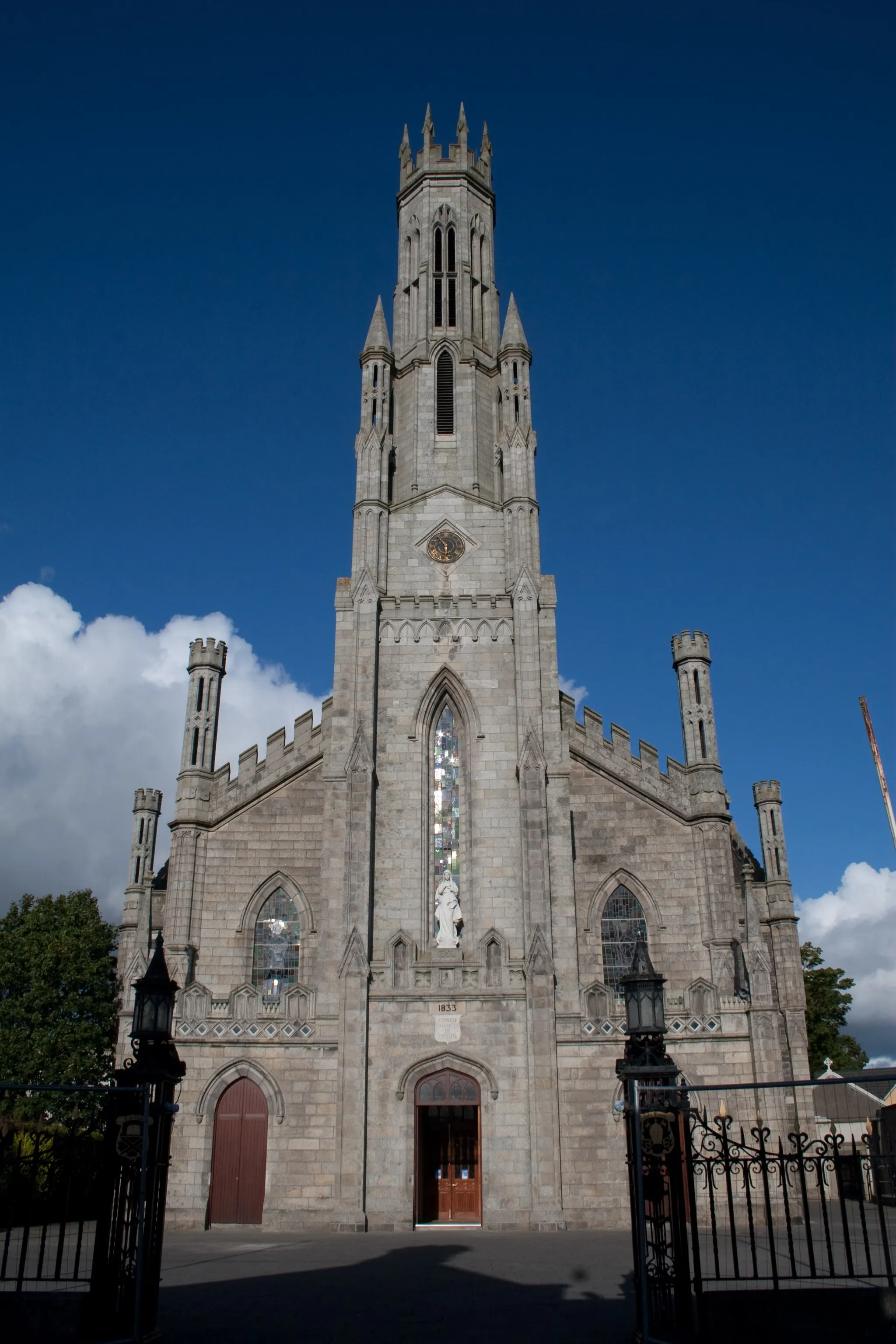 Photo showing: Carlow, County Carlow, Ireland

Carlow Cathedral of the Assumption as seen from College Street.