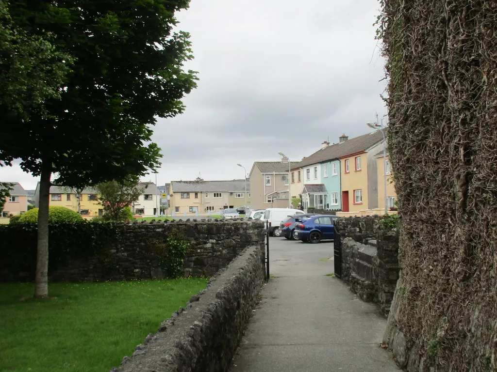 Photo showing: View from the churchyard