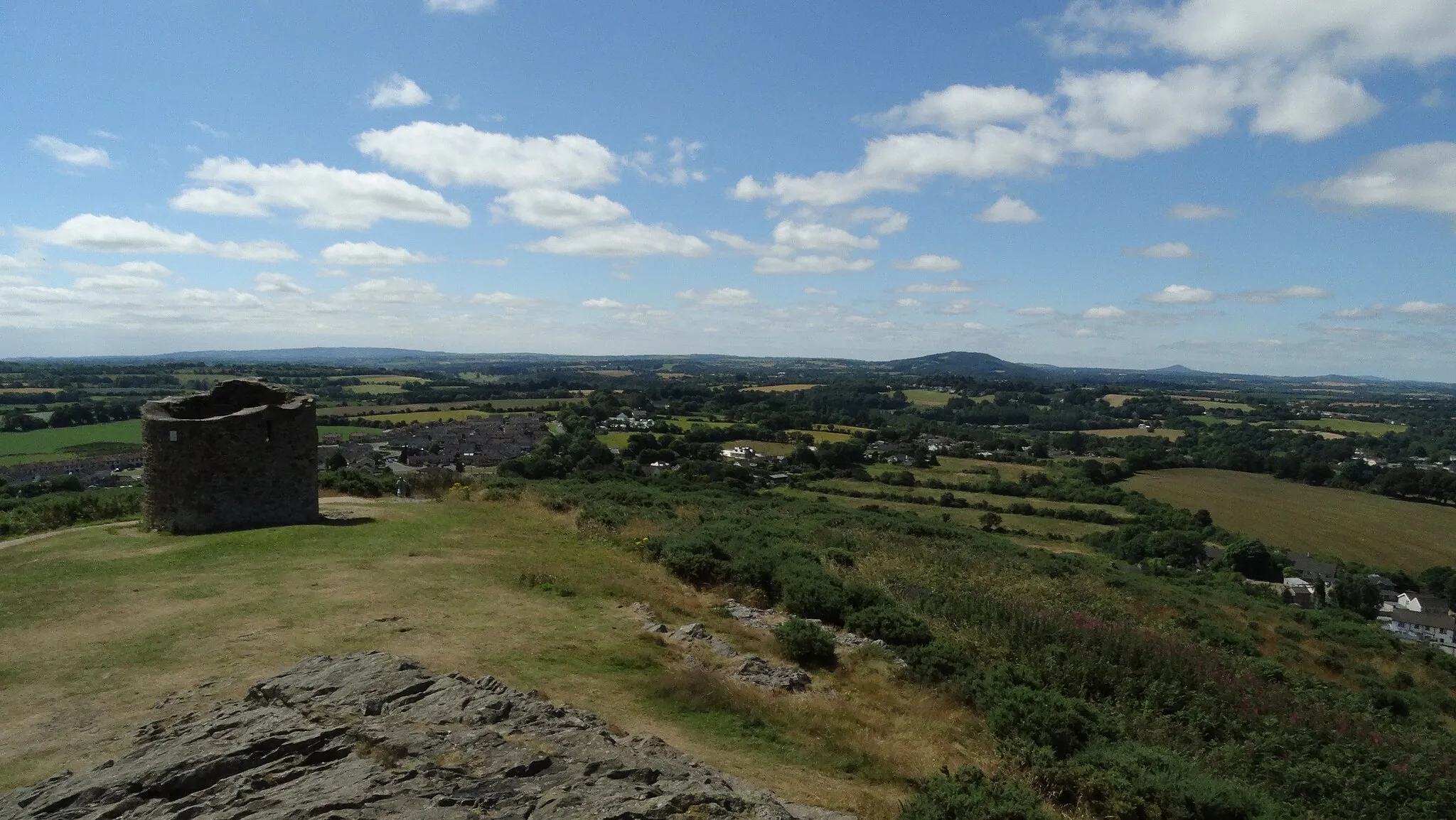 Photo showing: On Vinegar Hill, Enniscorthy, Co Wexford - View S