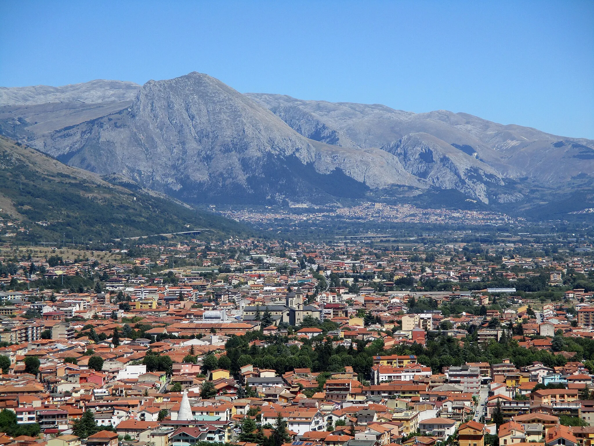 Photo showing: Panoramic view of Avezzano, Abruzzo, Italy