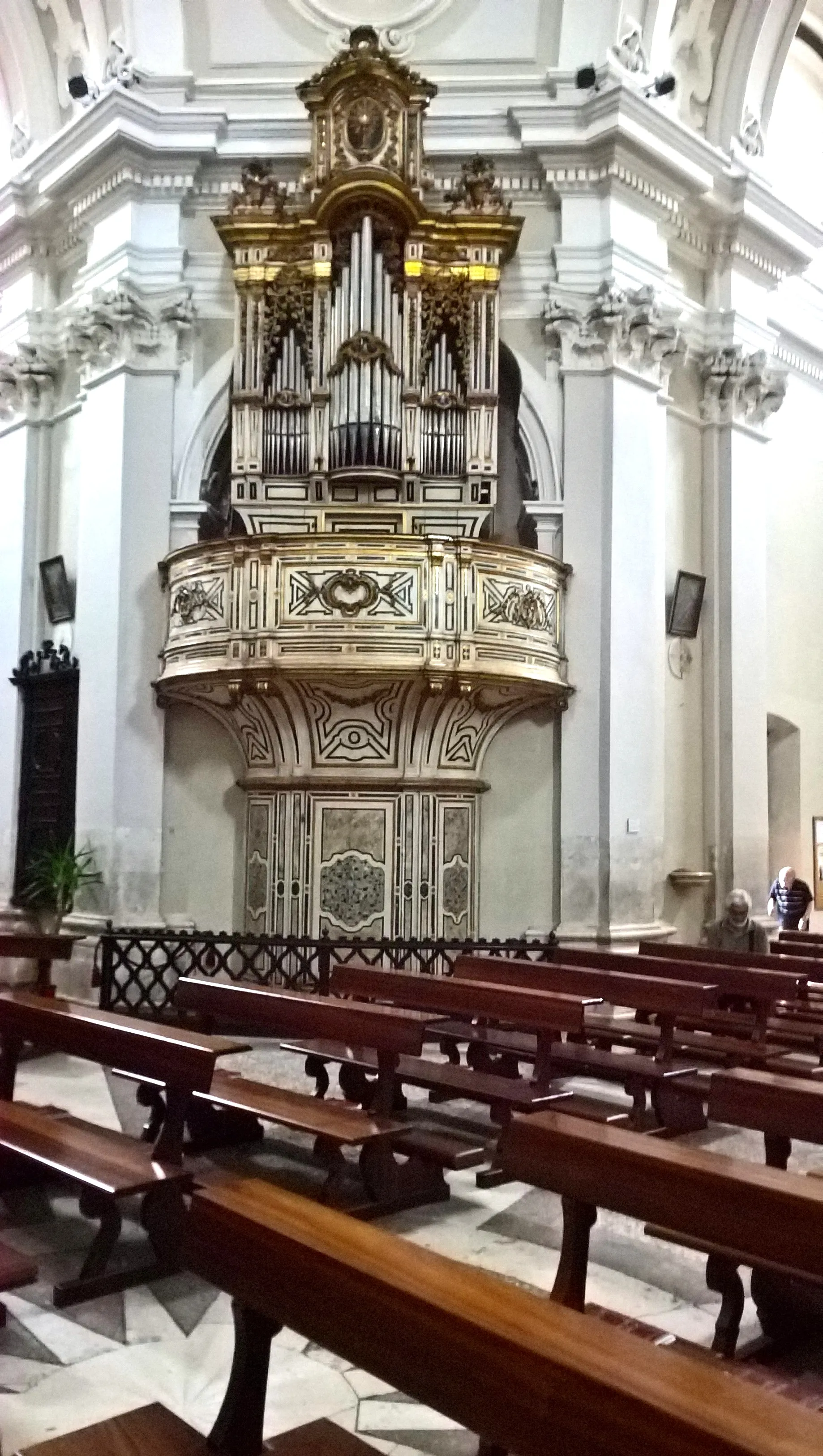 Photo showing: Basilica di Santa Maria Assunta - Una delle due cantorie gemelle (organo)