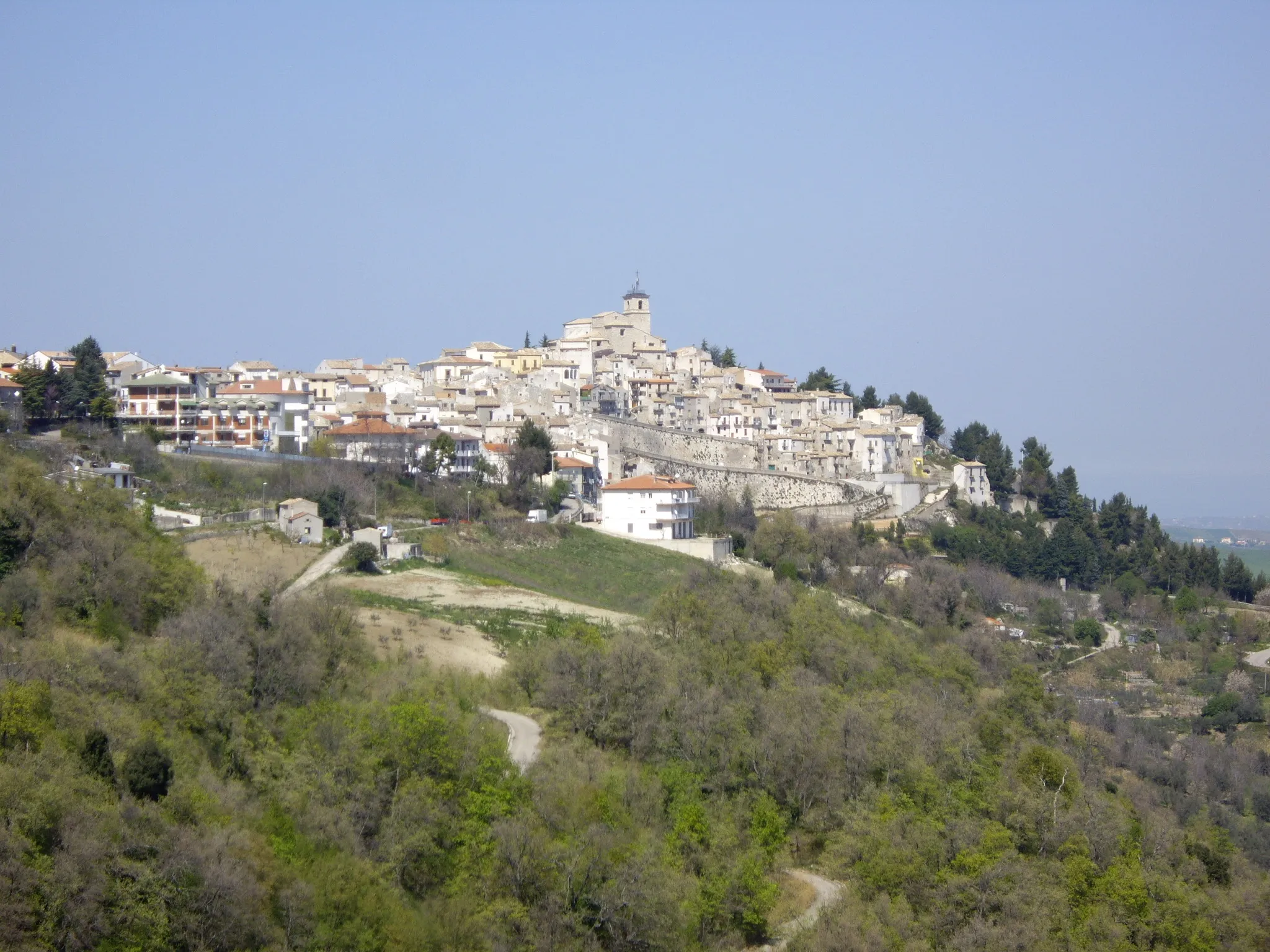 Photo showing: Panoramica di Gissi (Ch) Autore Giuseppe Paolelli