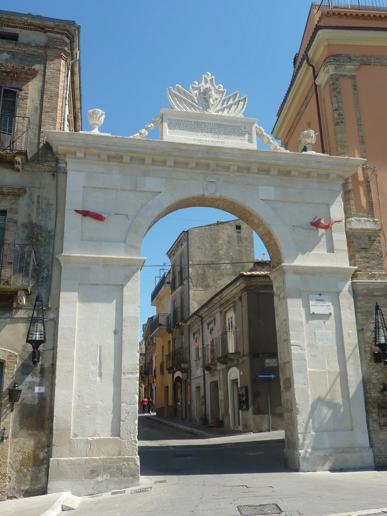 Photo showing: Guardiagrele: Porta San Giovanni