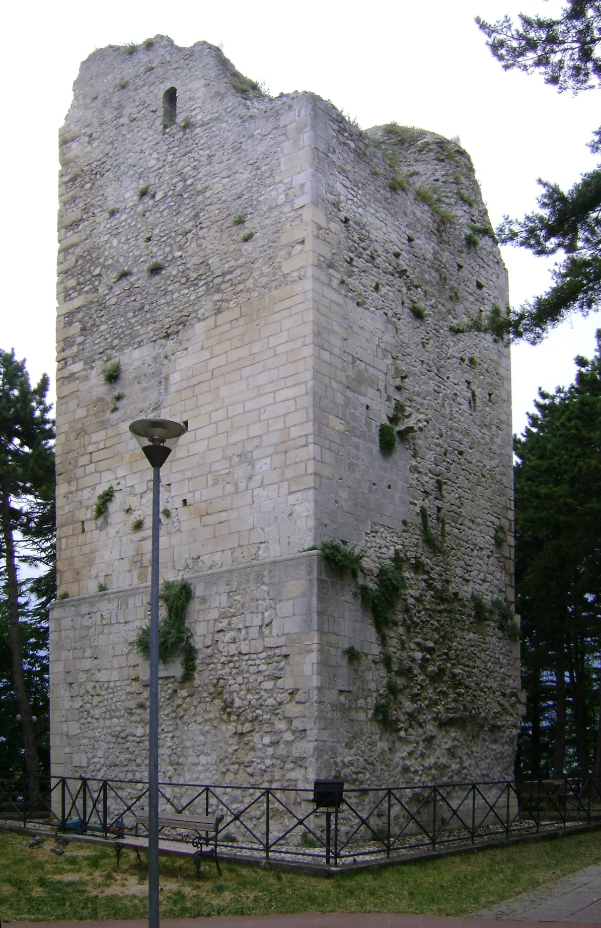 Photo showing: Torrione Orsini, Guardiagrele, province of Chieti, Abruzzo