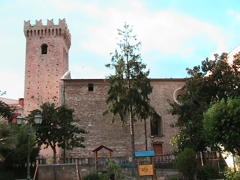 Photo showing: Mosciano Sant'Angelo - Chiesa di San Michele Arcangelo e Torre