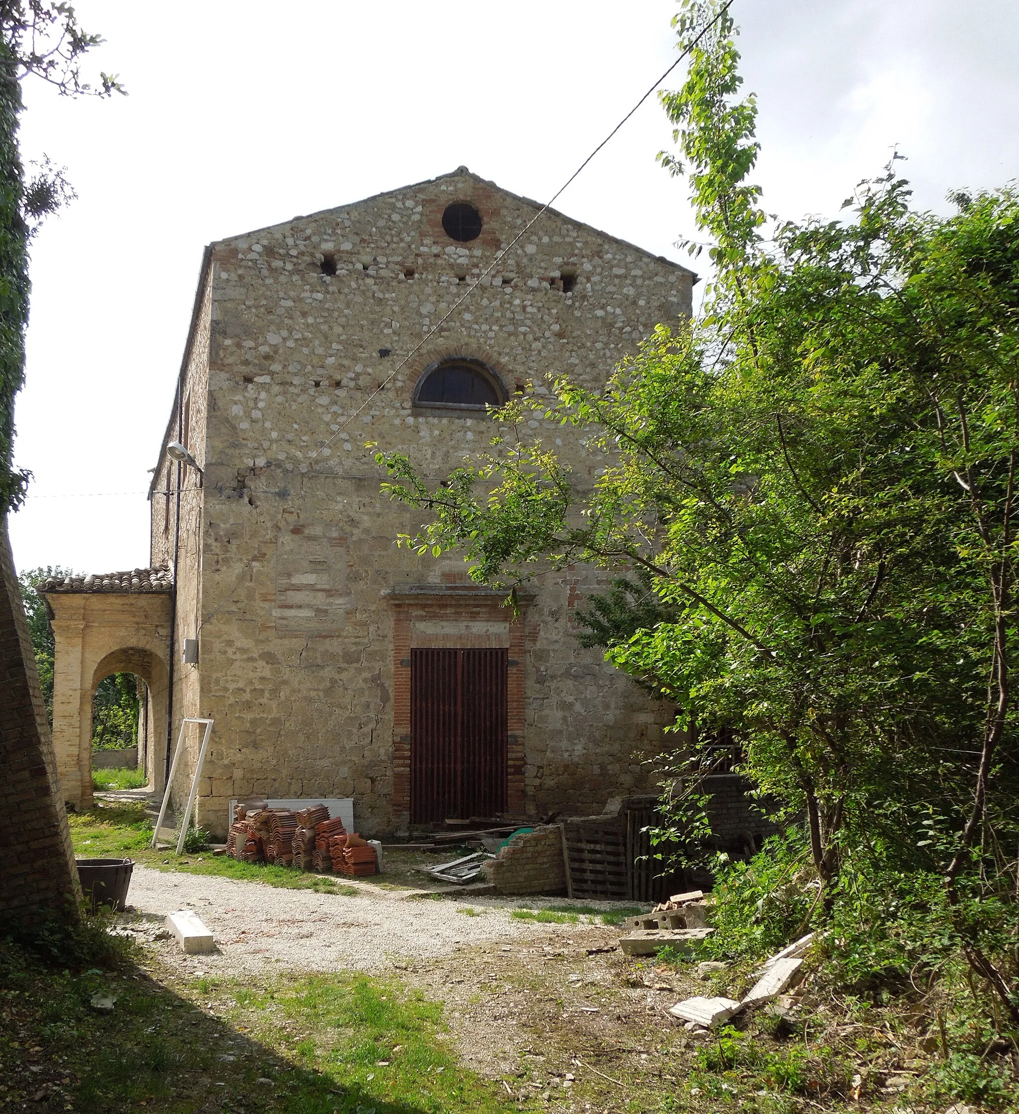 Photo showing: Facciata della chiesa di Santa Maria della Misericordia di Faraone, antico borgo nel comune di Sant'Egidio alla vibrata in provincia di Teramo.